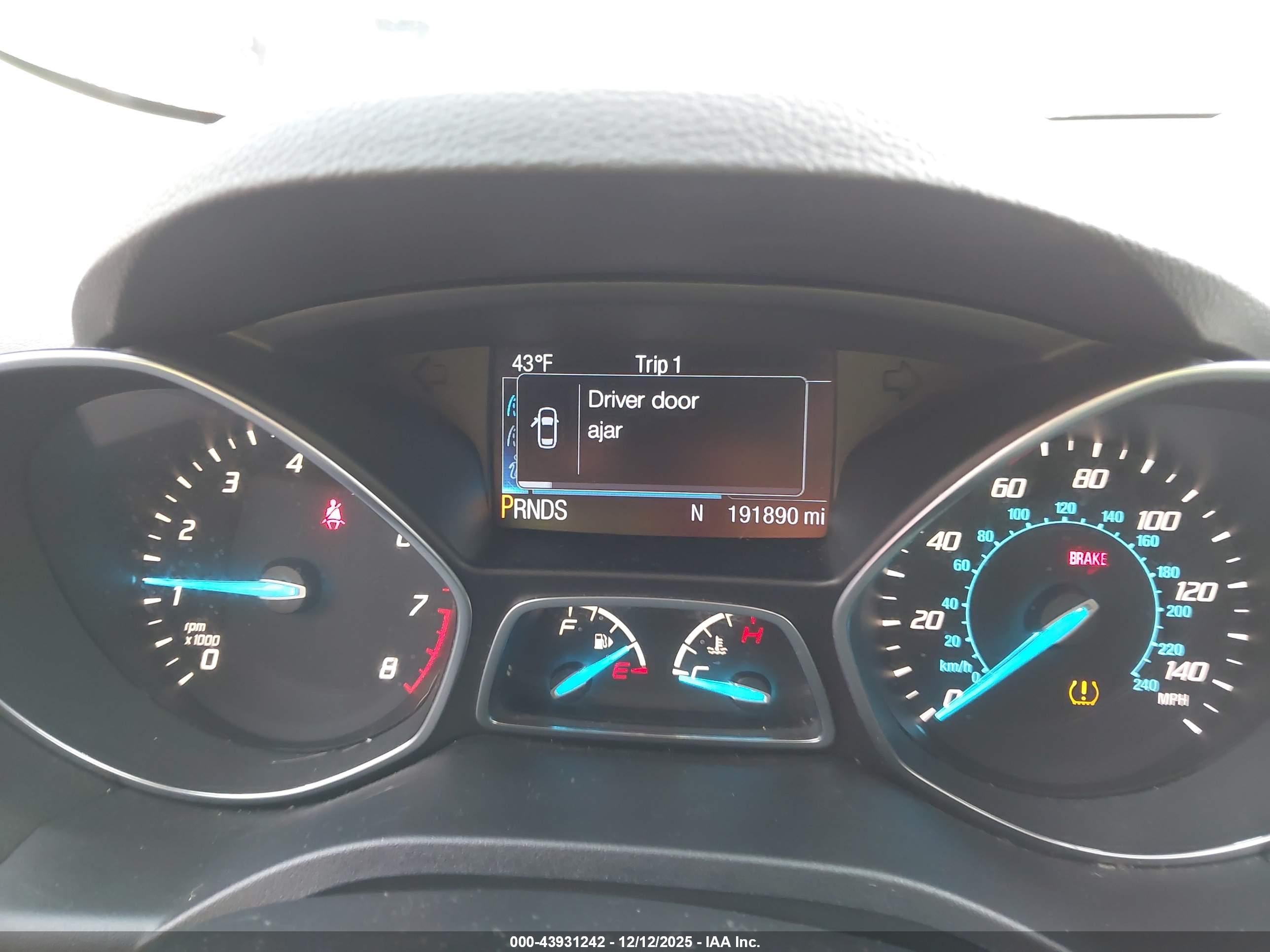 FORD ESCAPE image 7