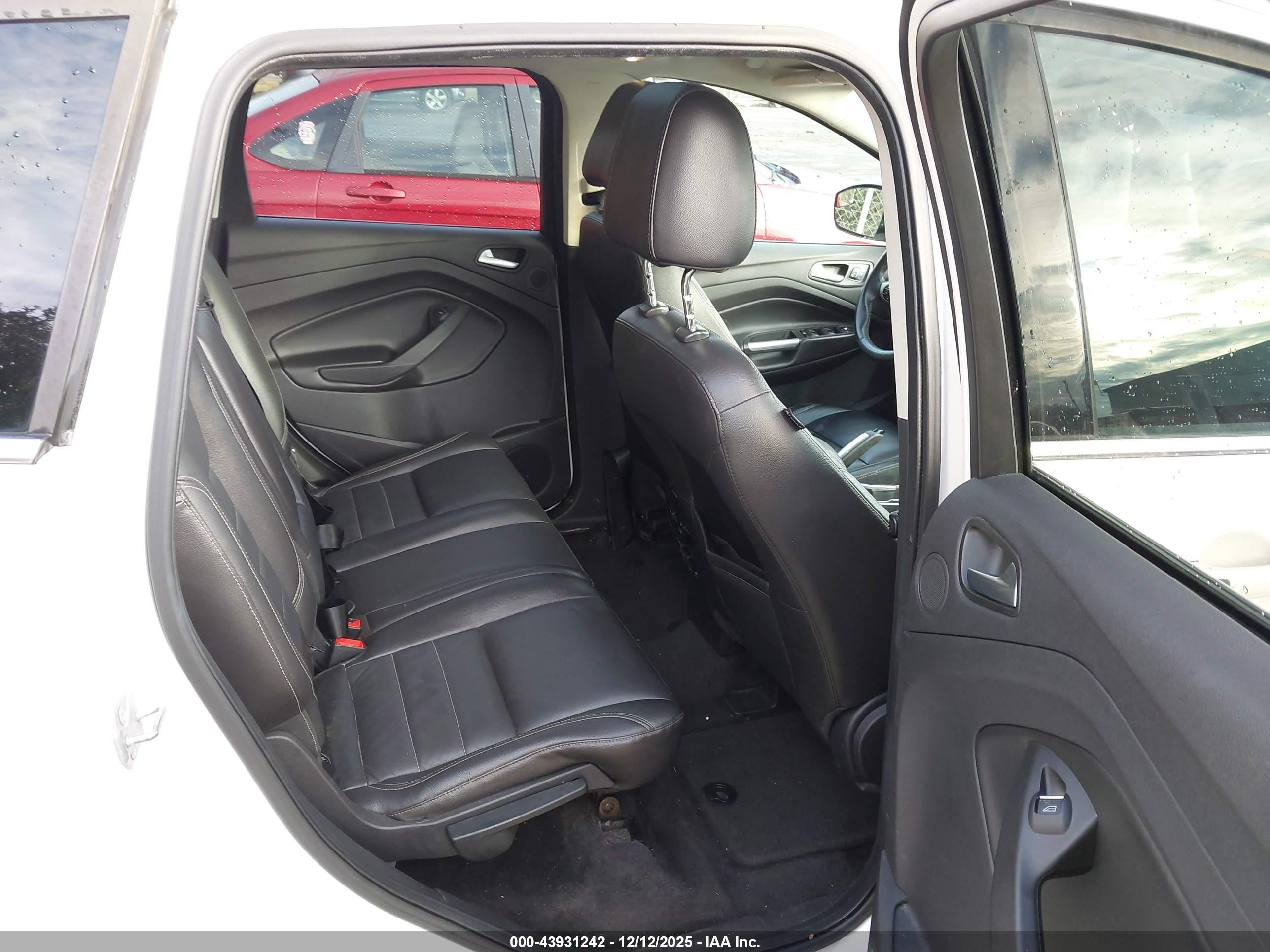 FORD ESCAPE image 8