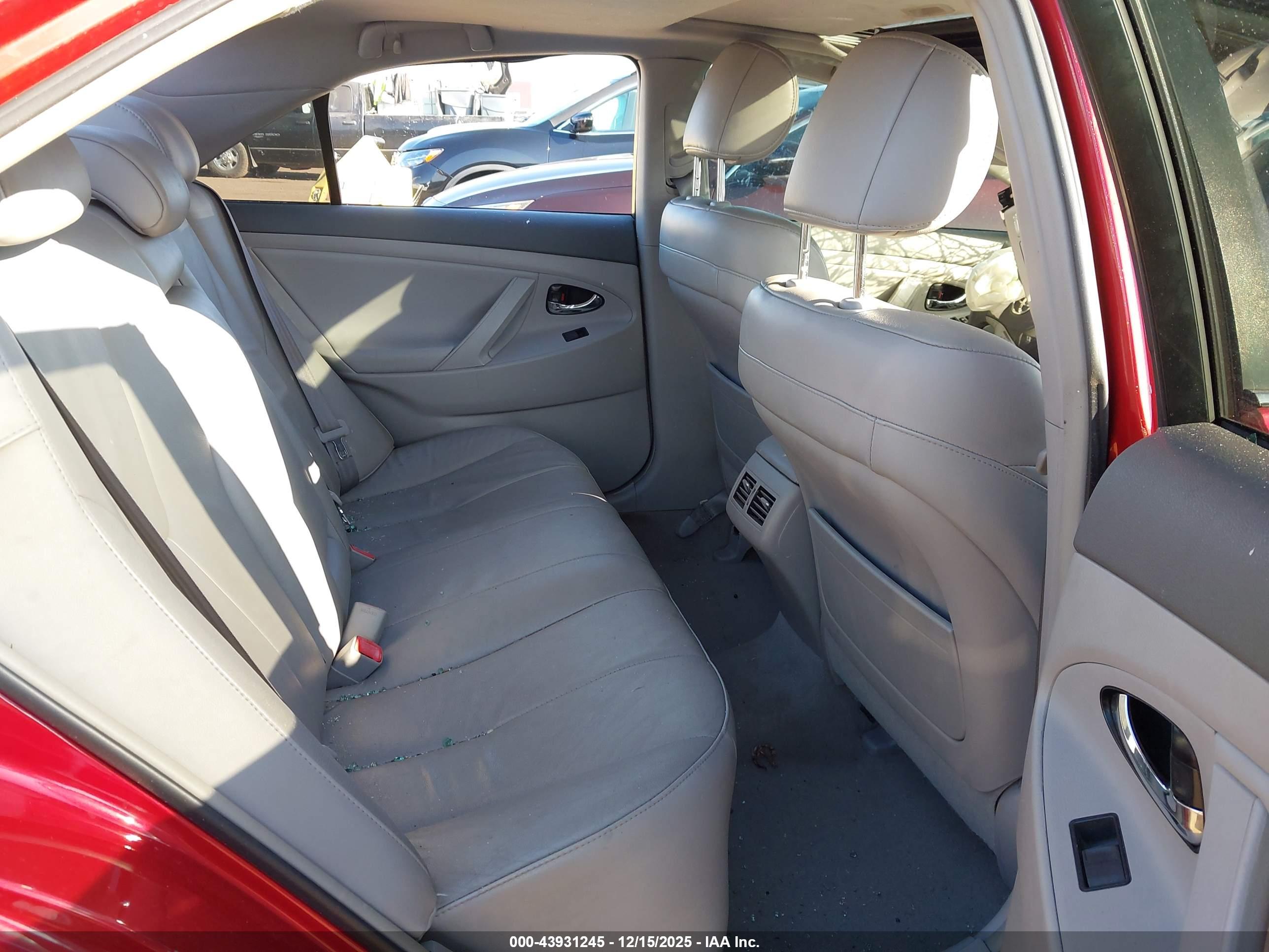 TOYOTA CAMRY image 8