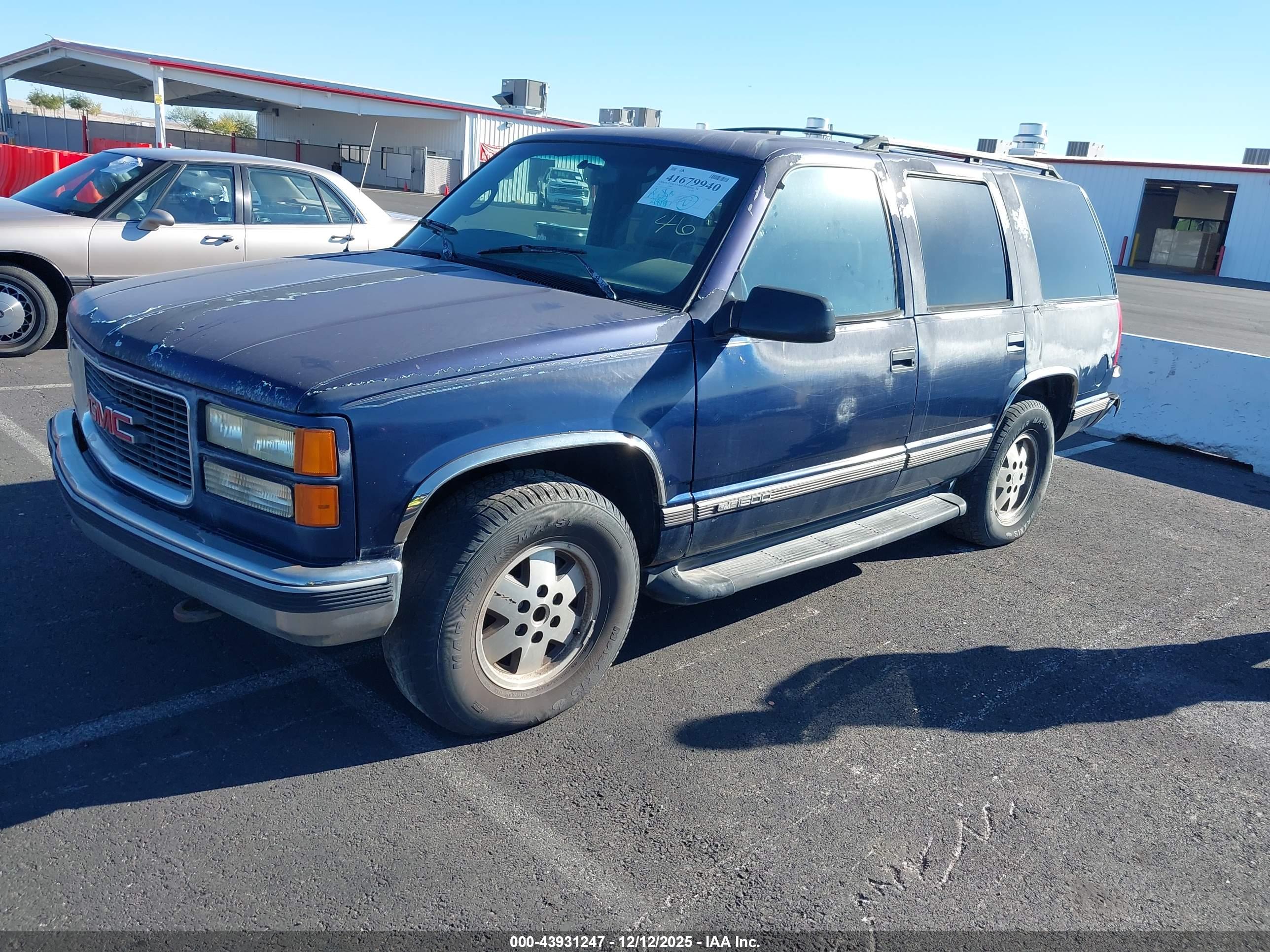 GMC YUKON image 2