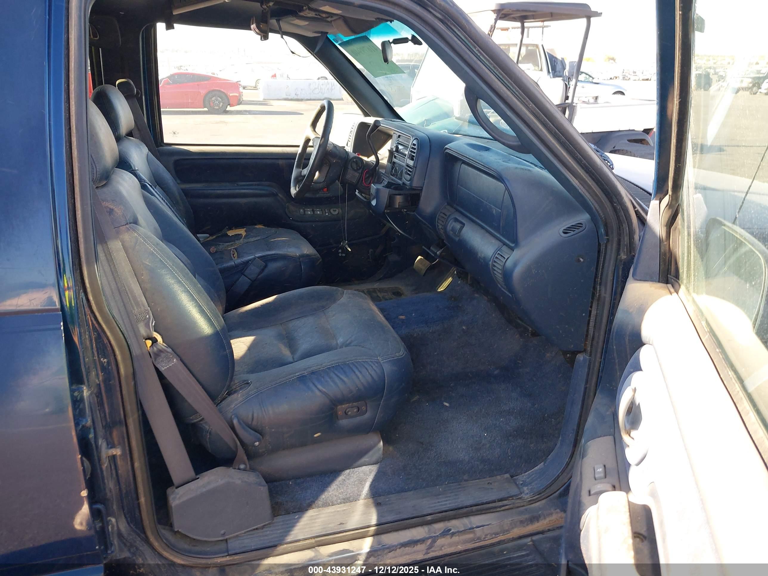 GMC YUKON image 5