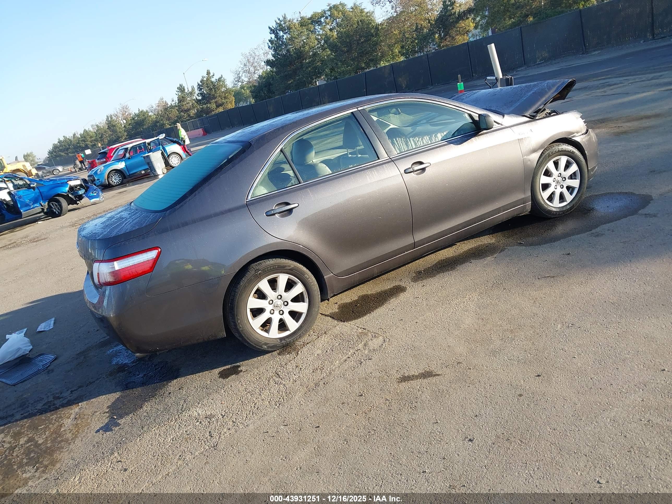 TOYOTA CAMRY image 4