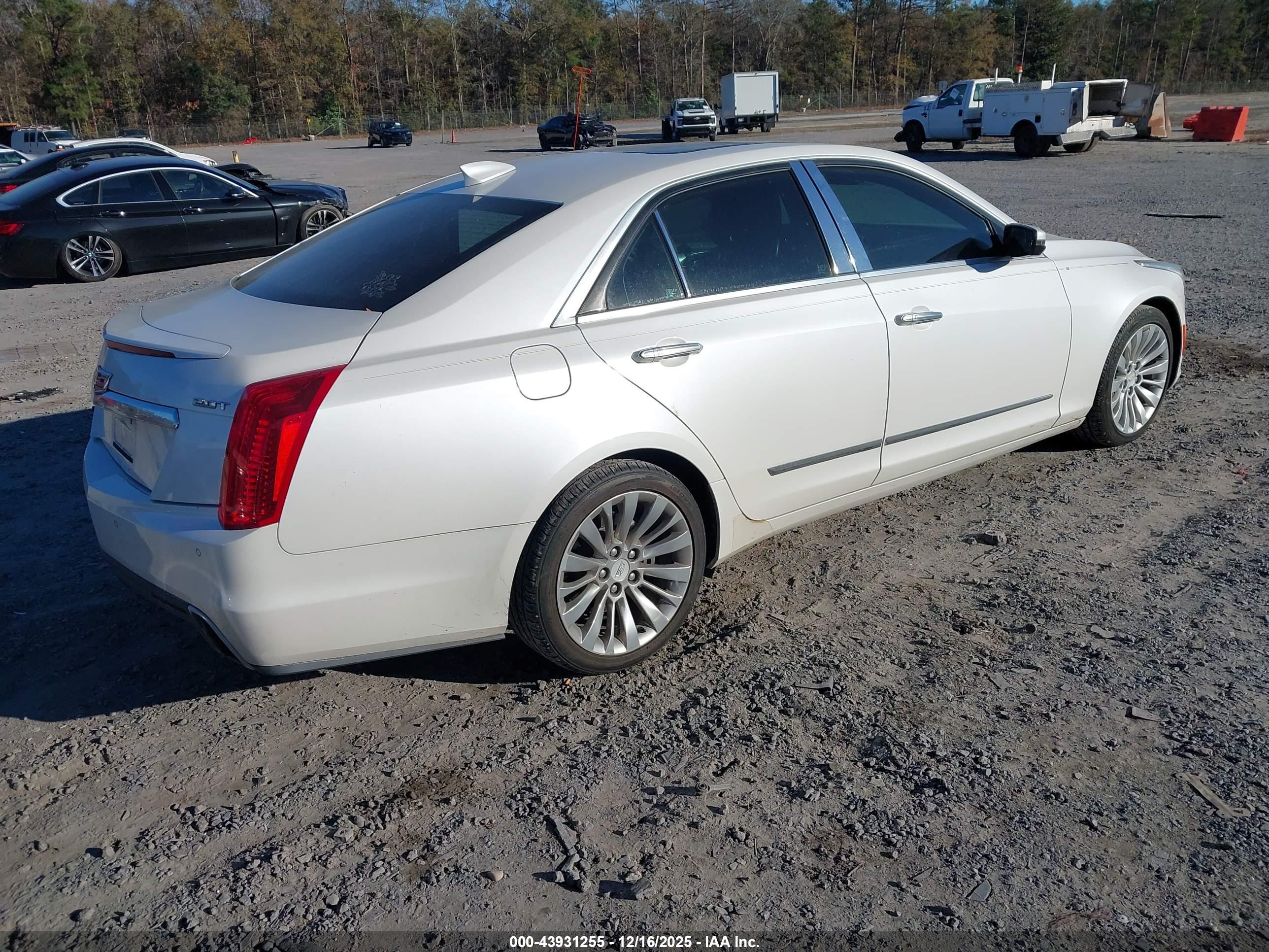 CADILLAC CTS image 4