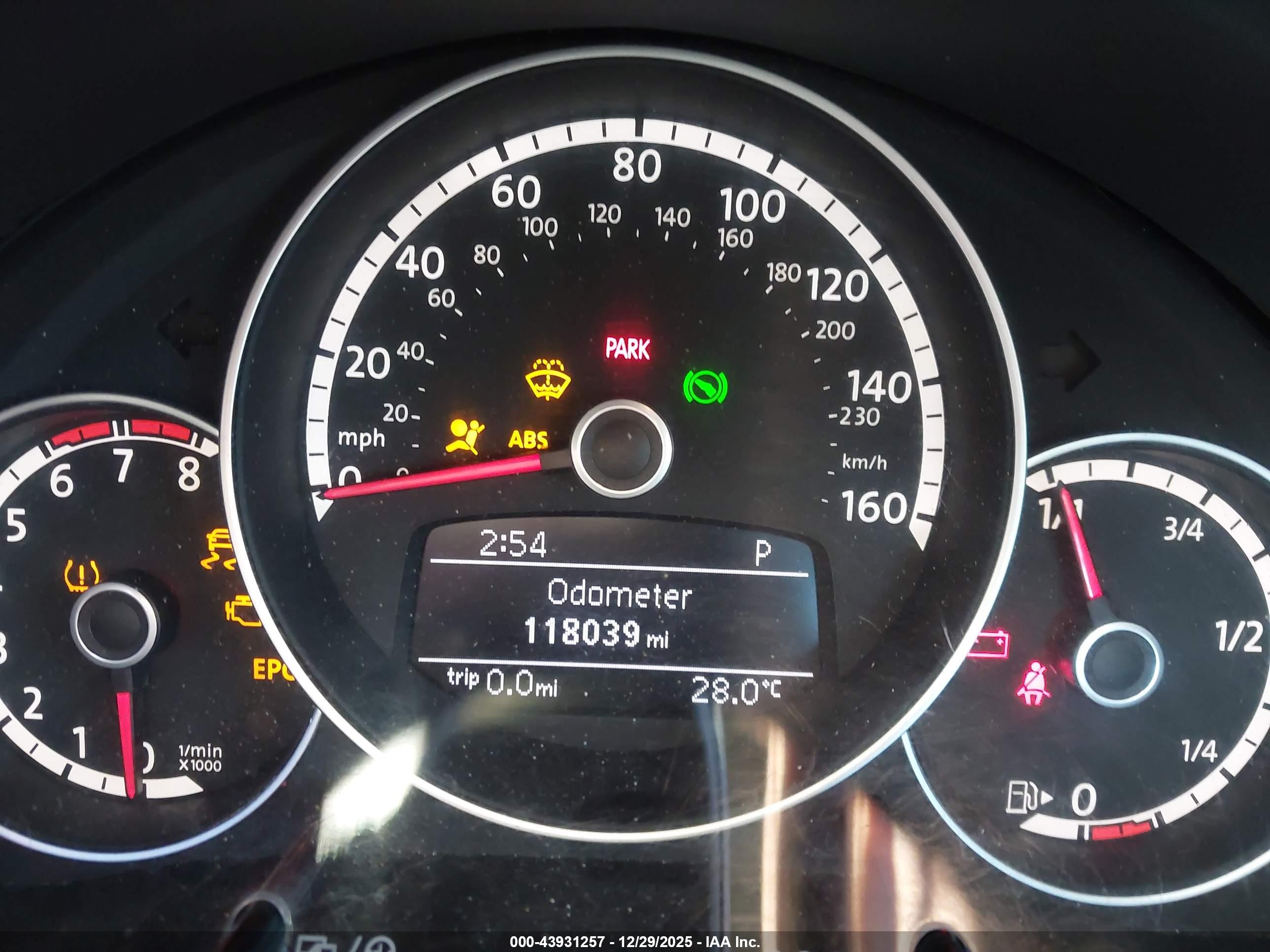 VOLKSWAGEN BEETLE image 7