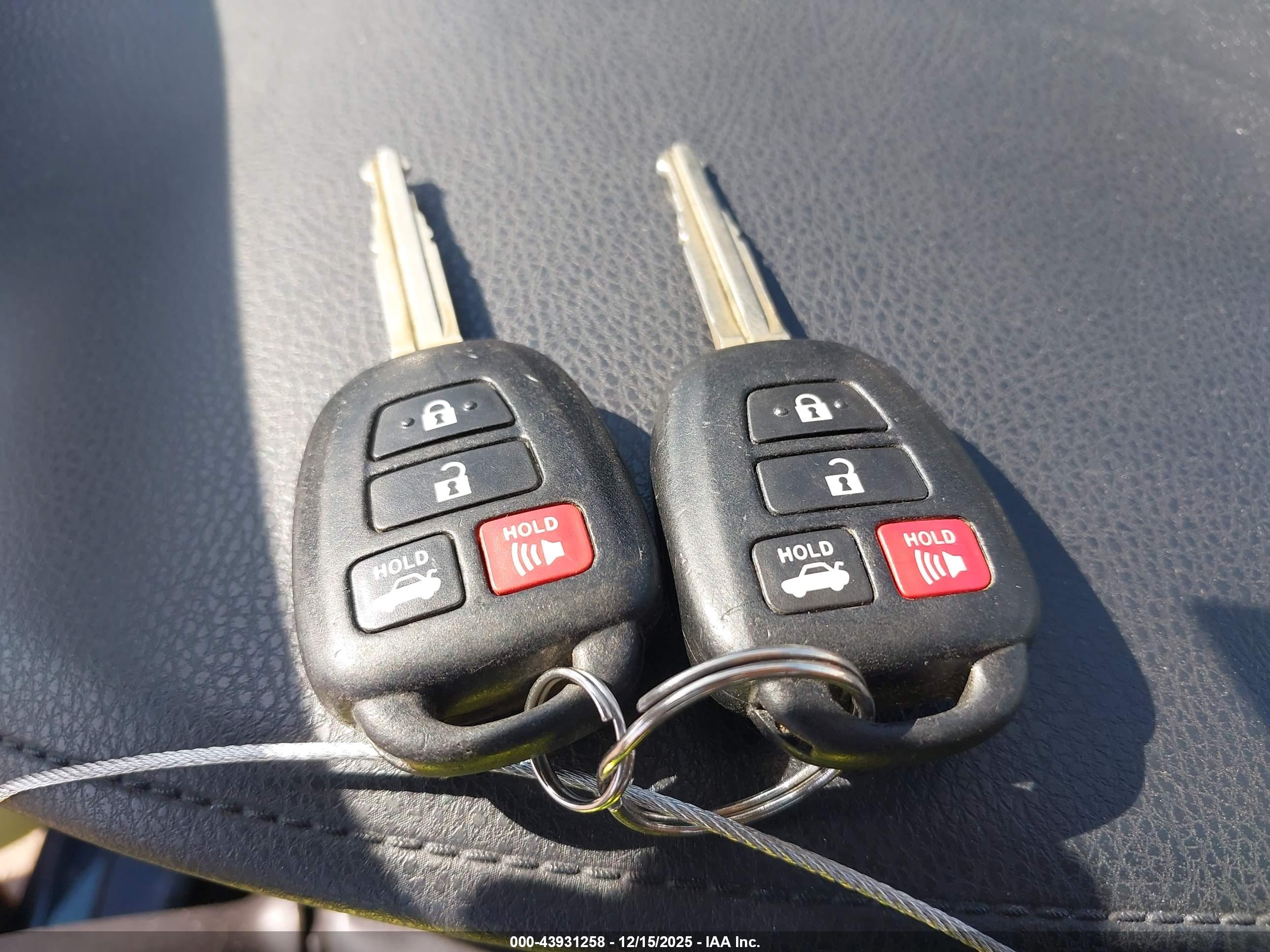 TOYOTA COROLLA image 11