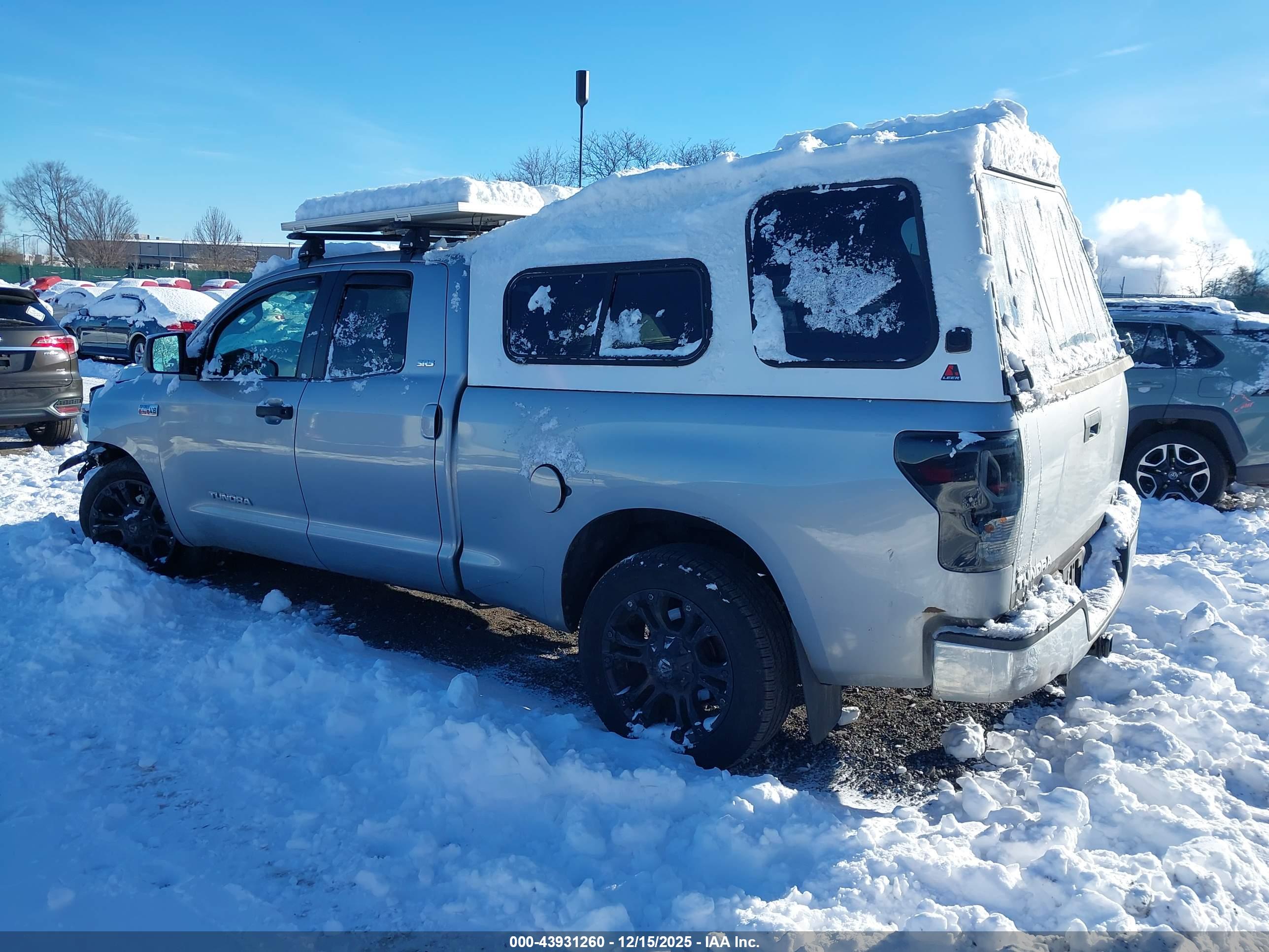 TOYOTA TUNDRA image 3