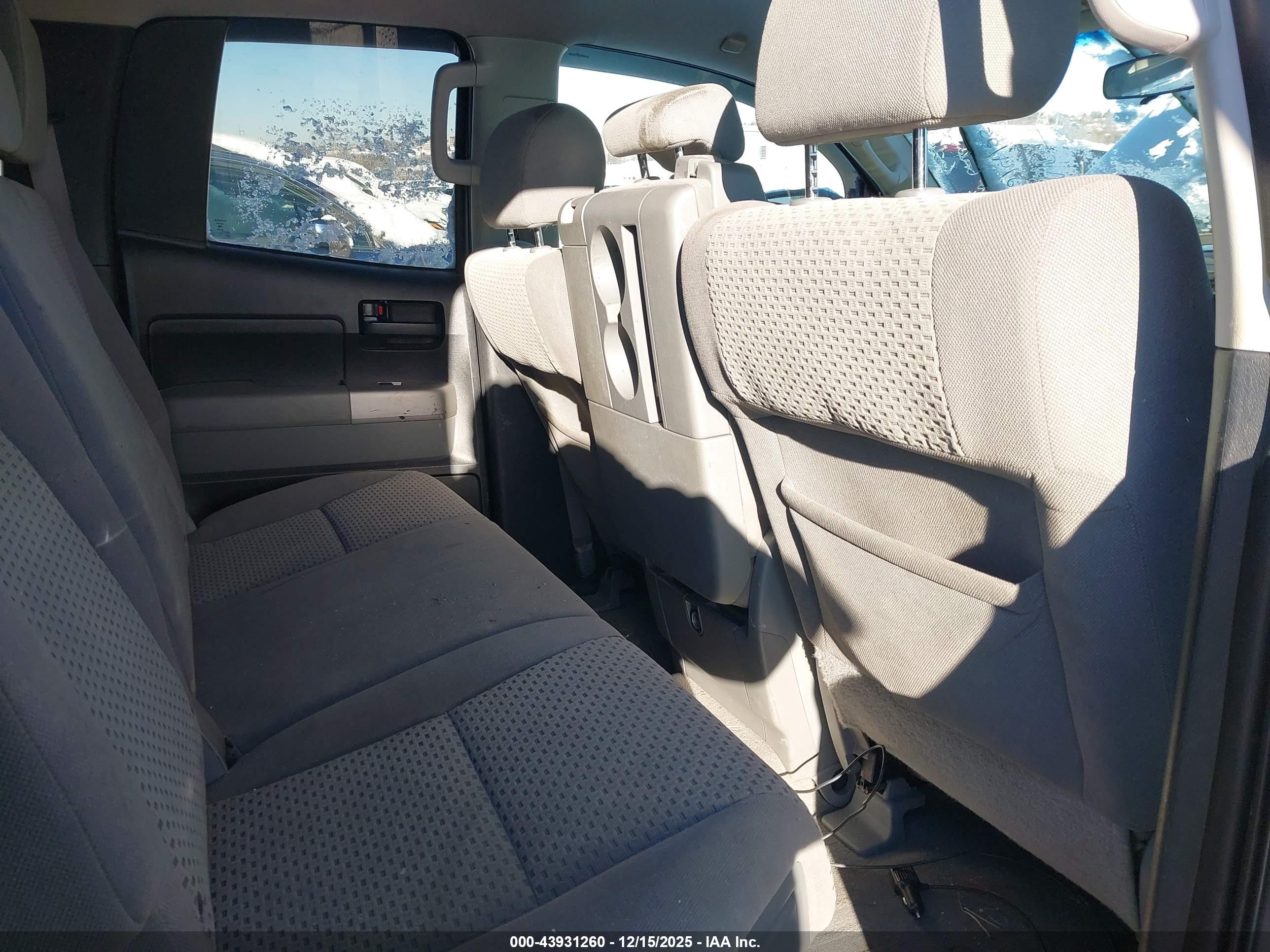 TOYOTA TUNDRA image 8