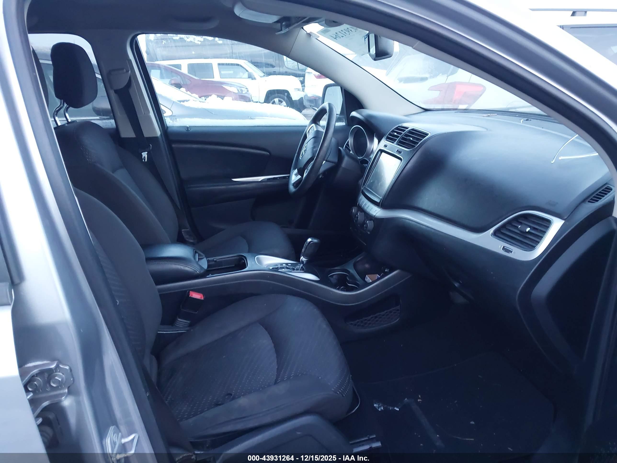 DODGE JOURNEY image 5