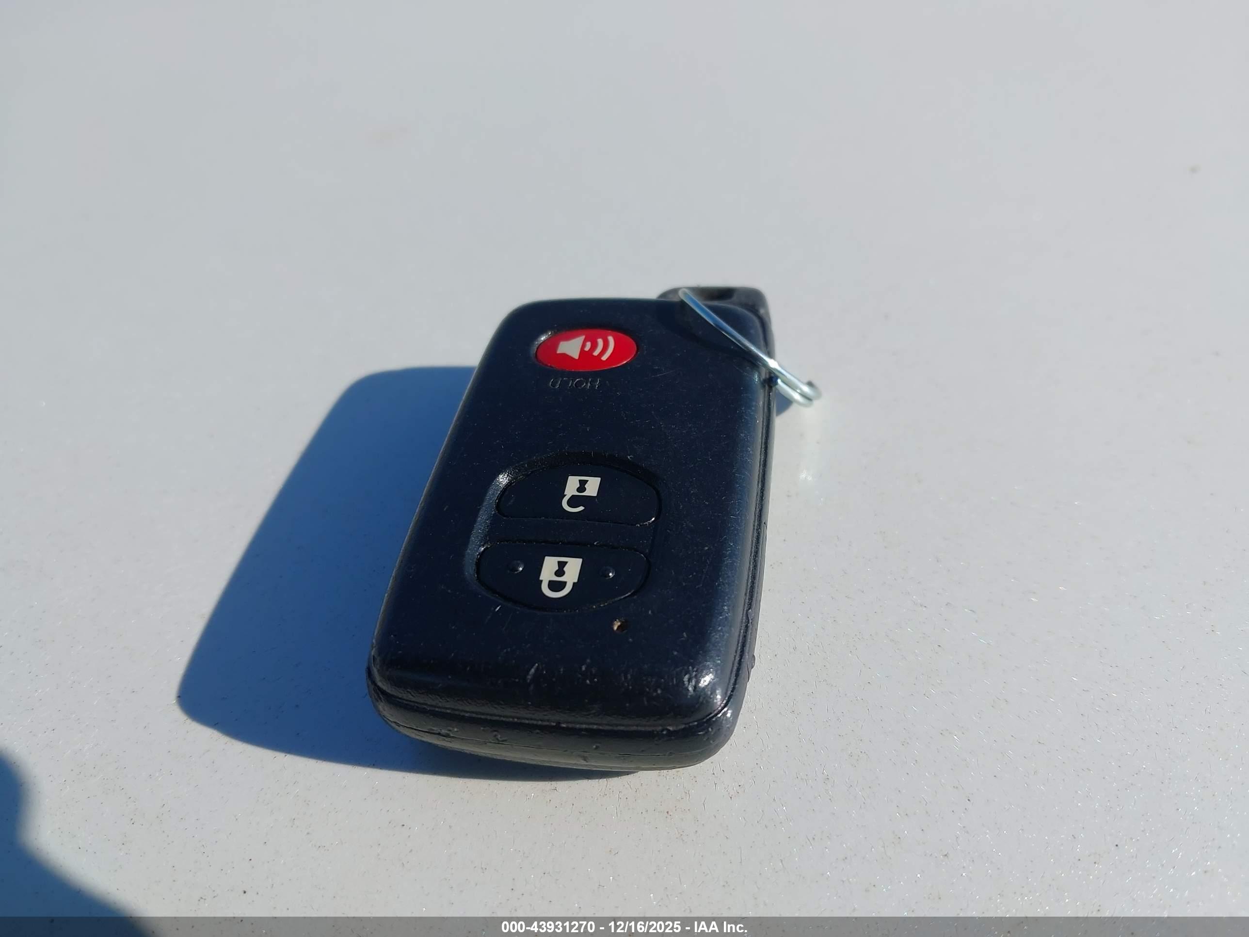 TOYOTA PRIUS image 11