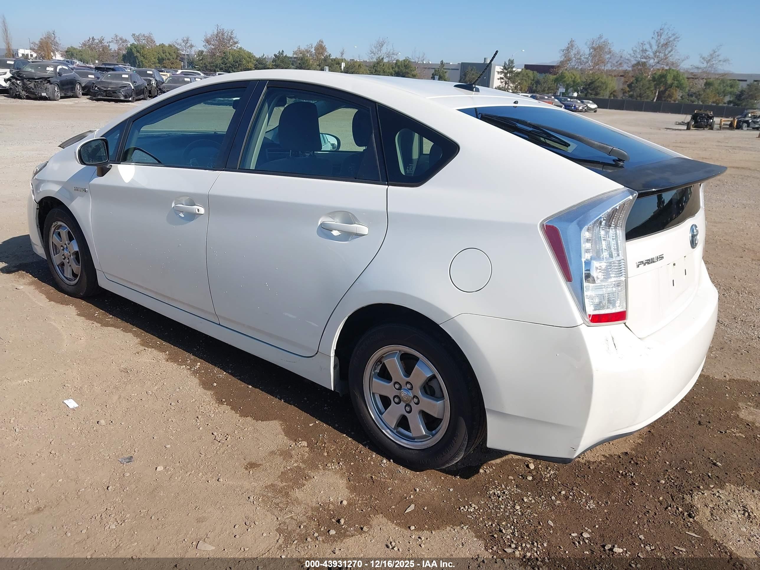 TOYOTA PRIUS image 3