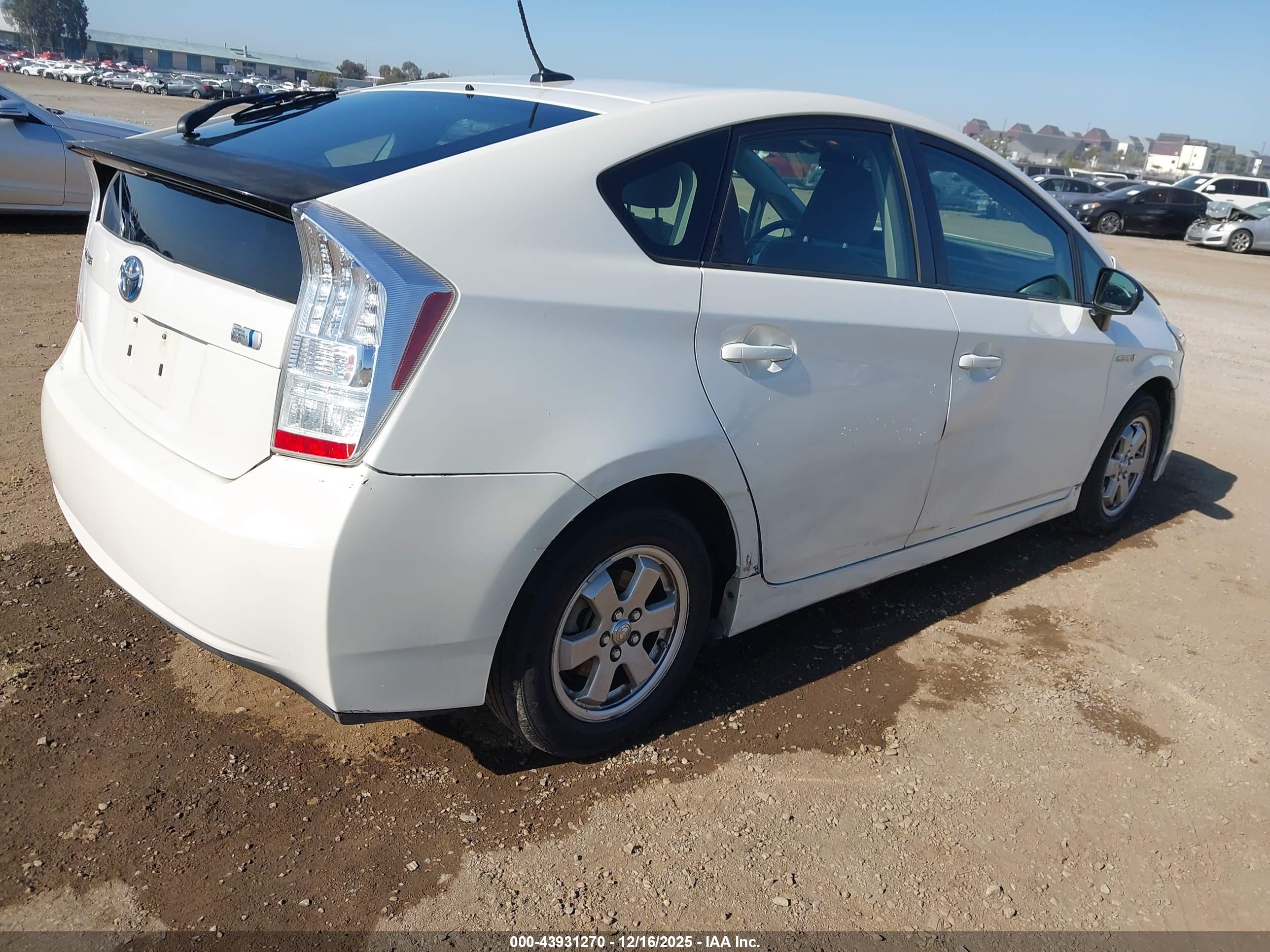 TOYOTA PRIUS image 4