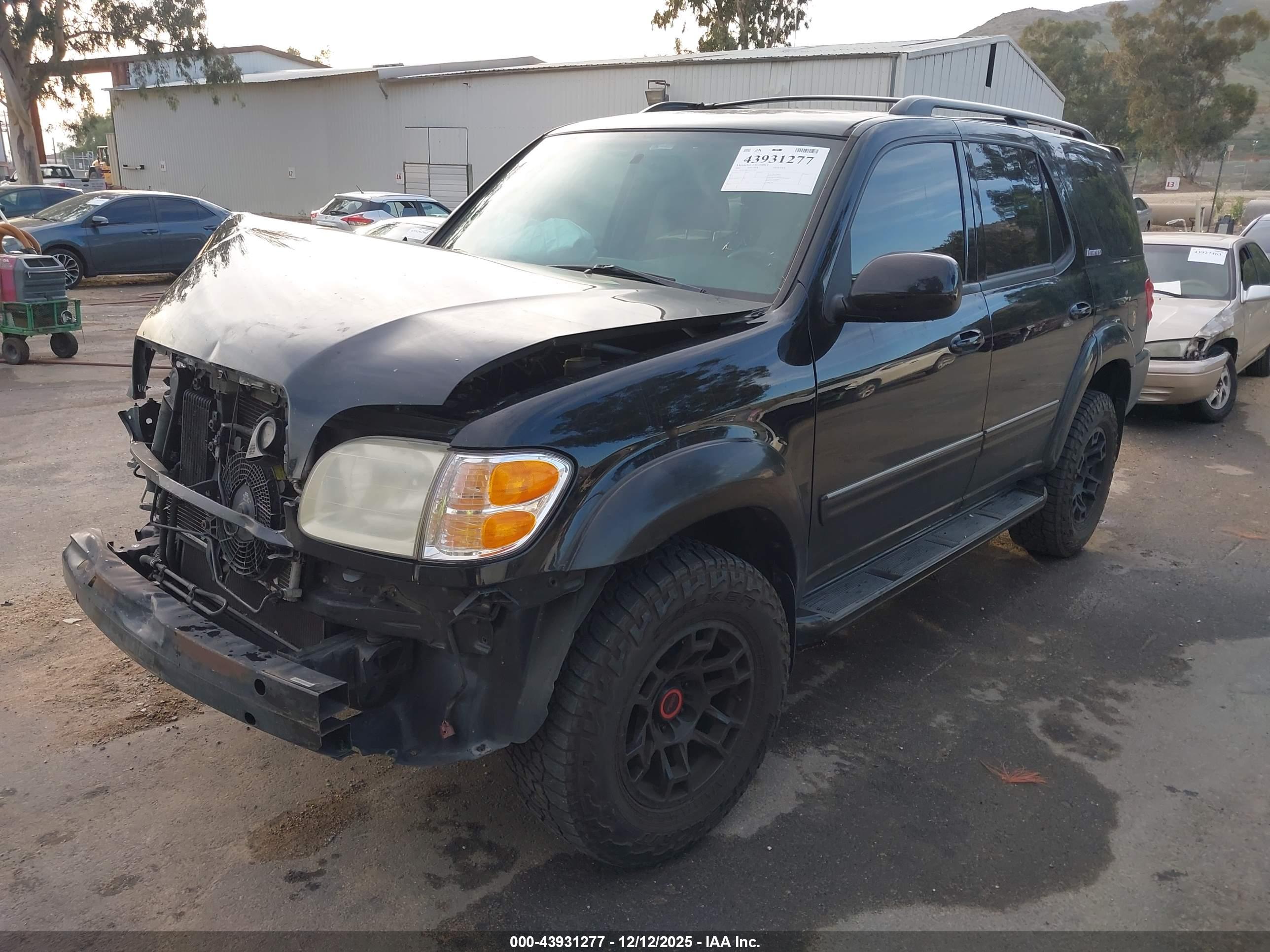 TOYOTA SEQUOIA image 2