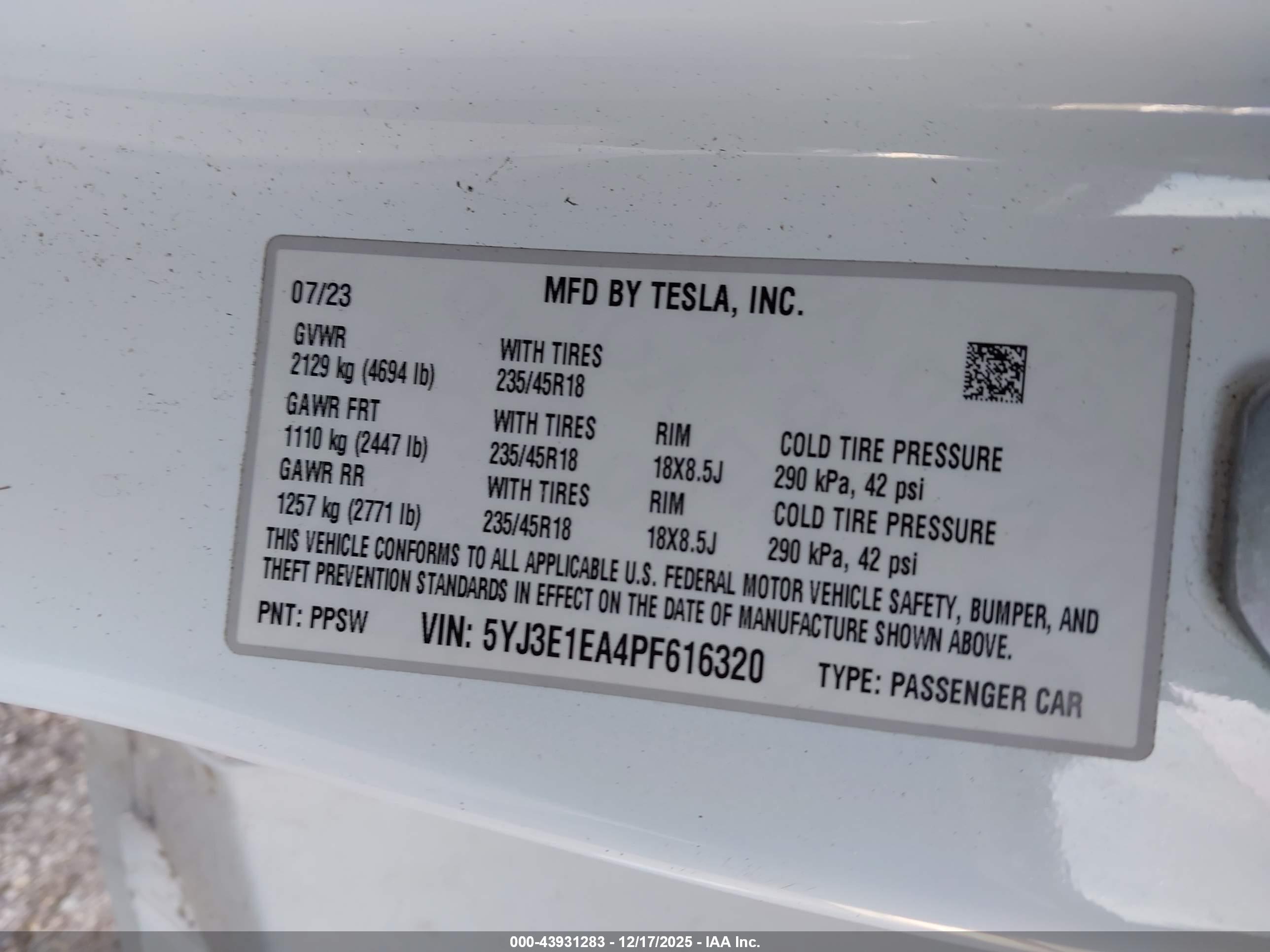 TESLA MODEL image 9