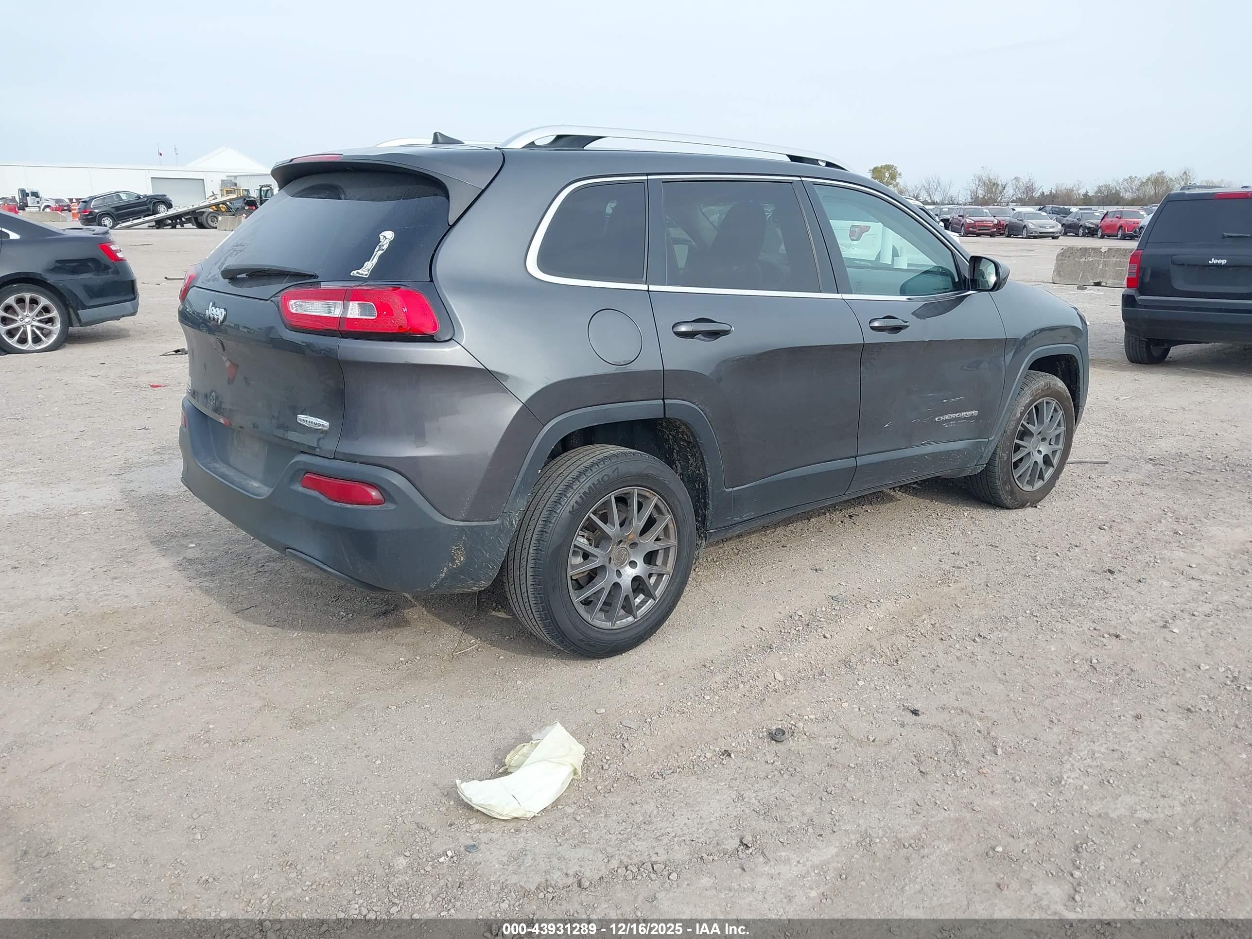 JEEP CHEROKEE image 4