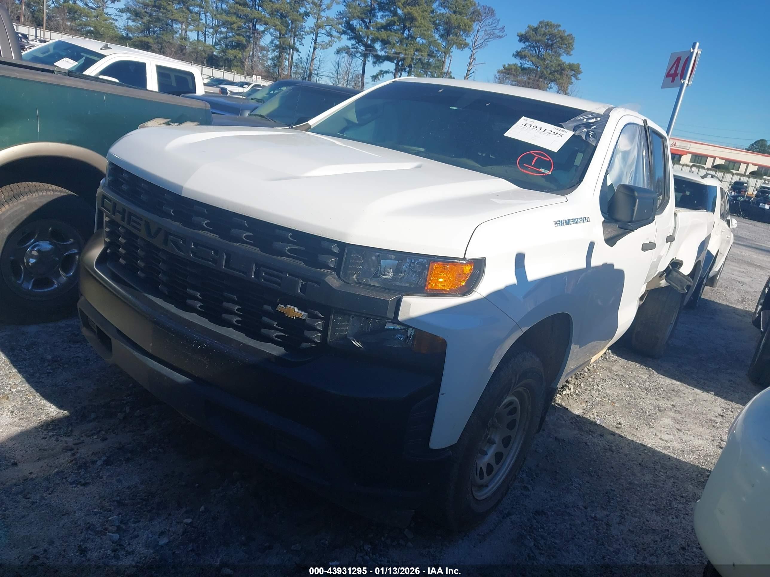 CHEVROLET SILVERADO image 2
