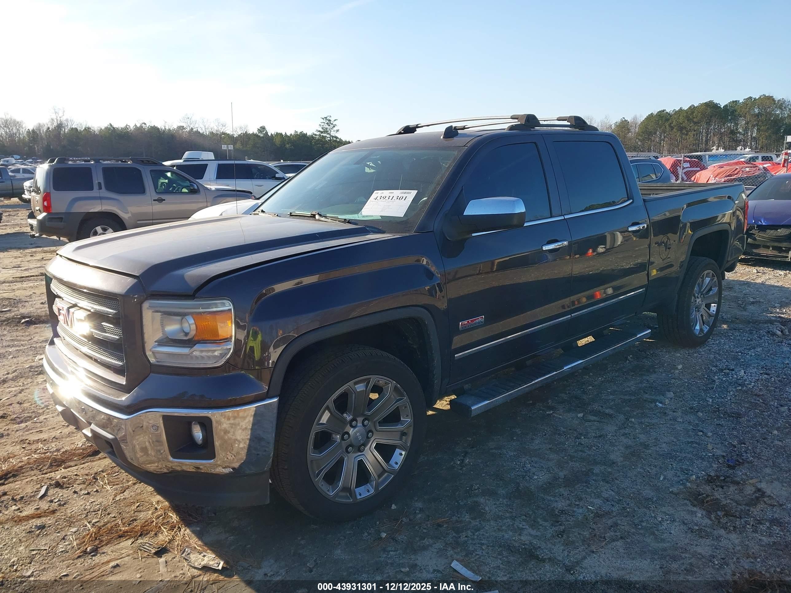 GMC SIERRA image 2