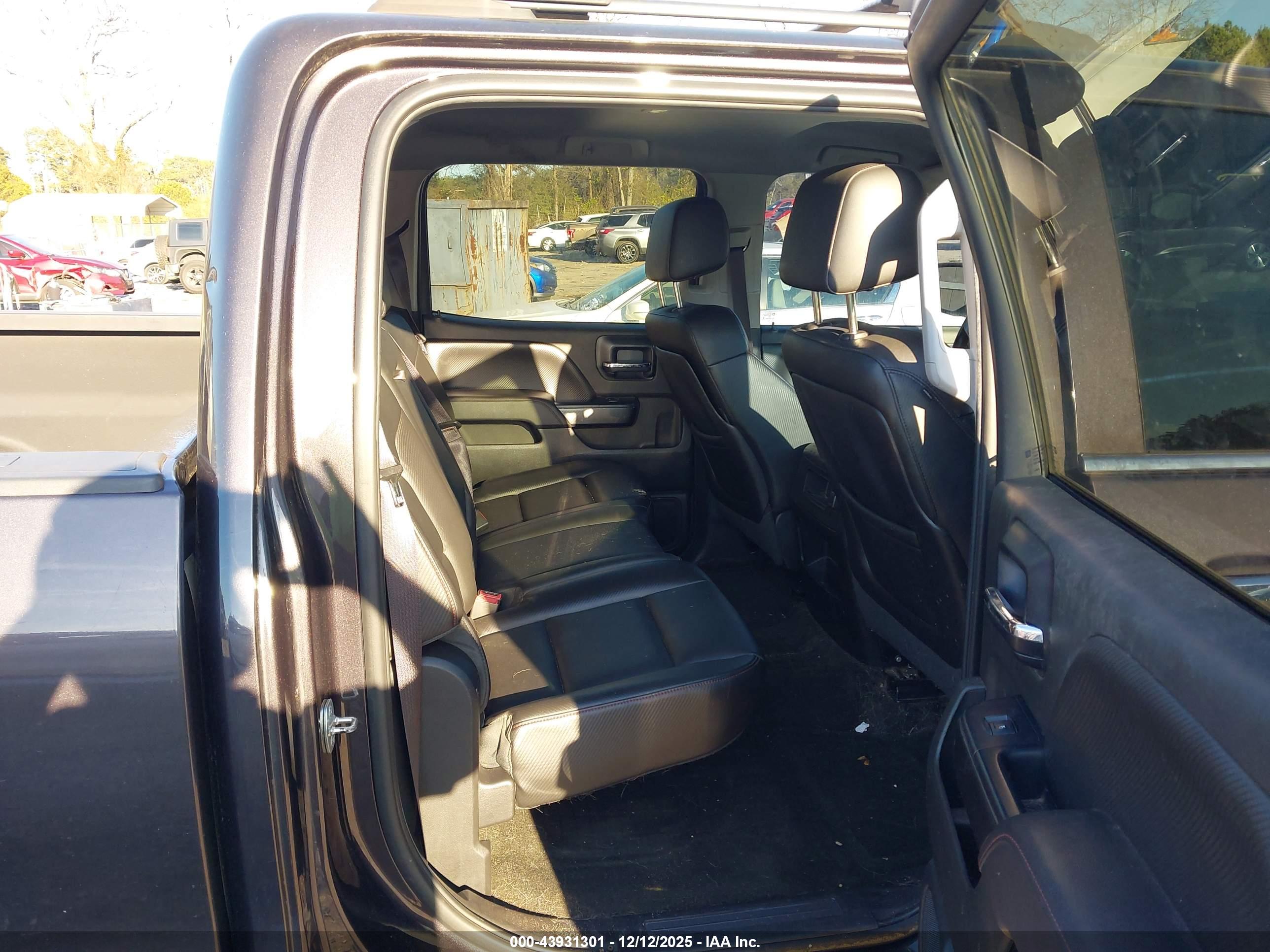 GMC SIERRA image 8