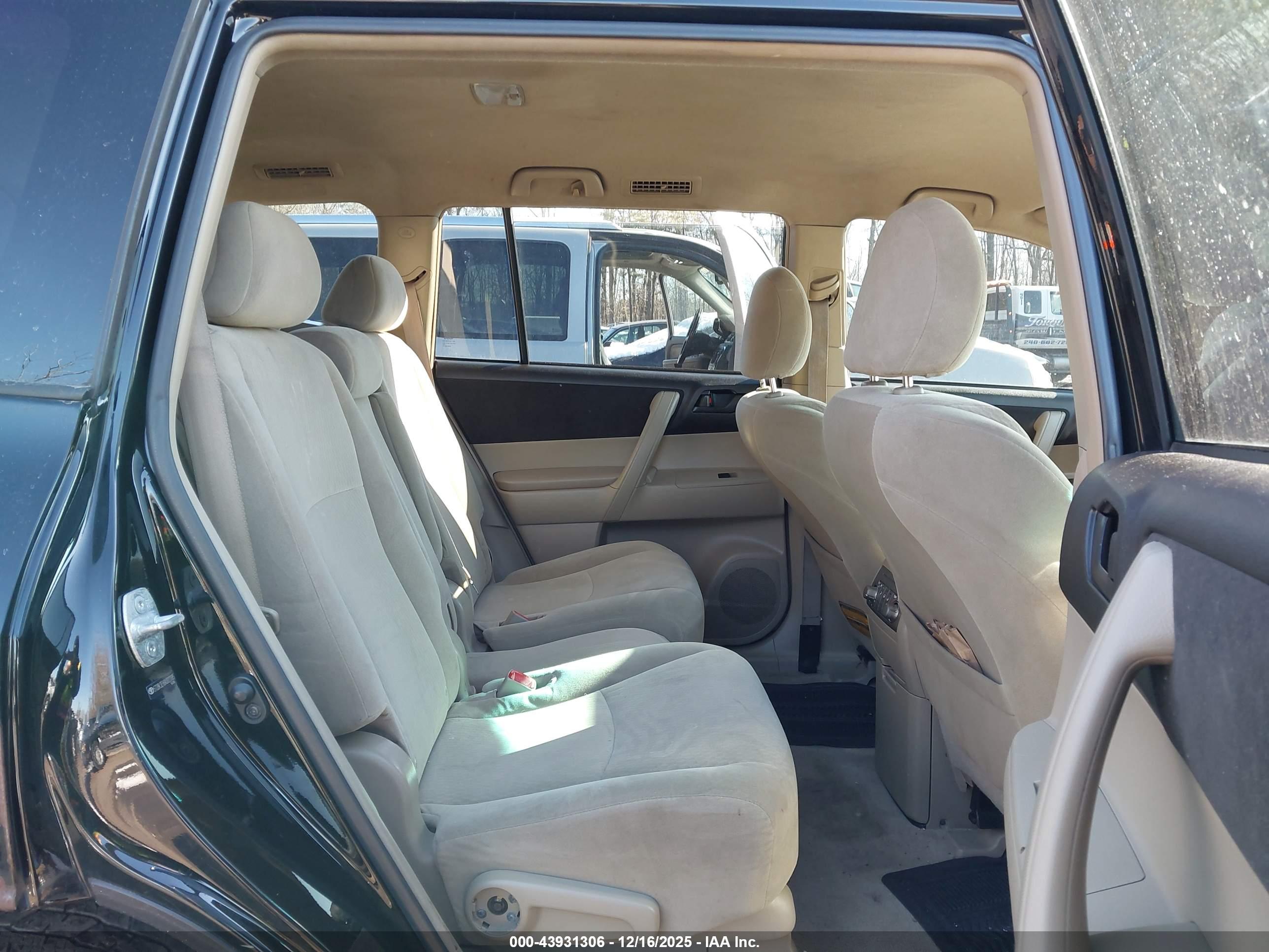 TOYOTA HIGHLANDER image 8