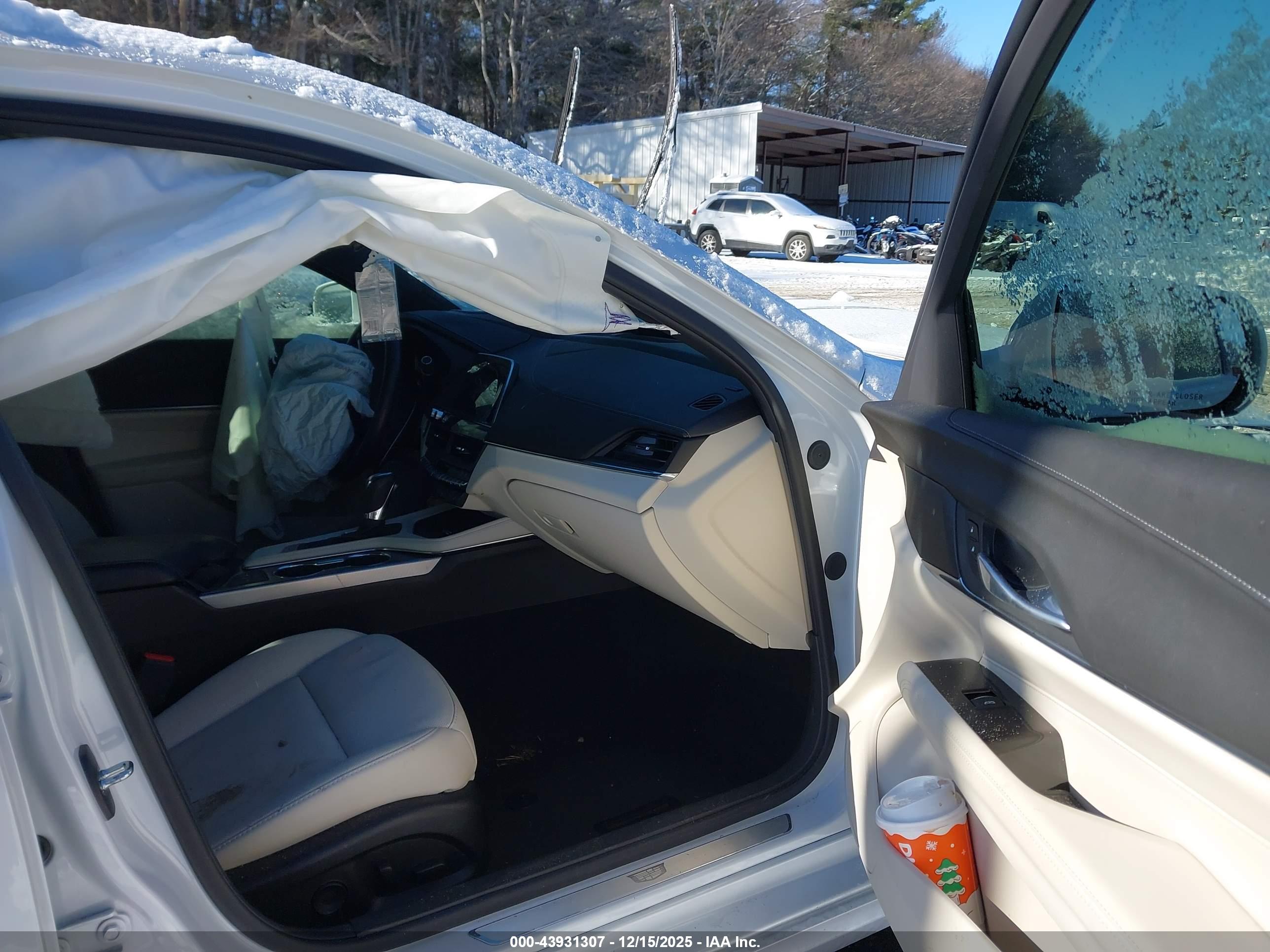 CADILLAC CT4 image 5