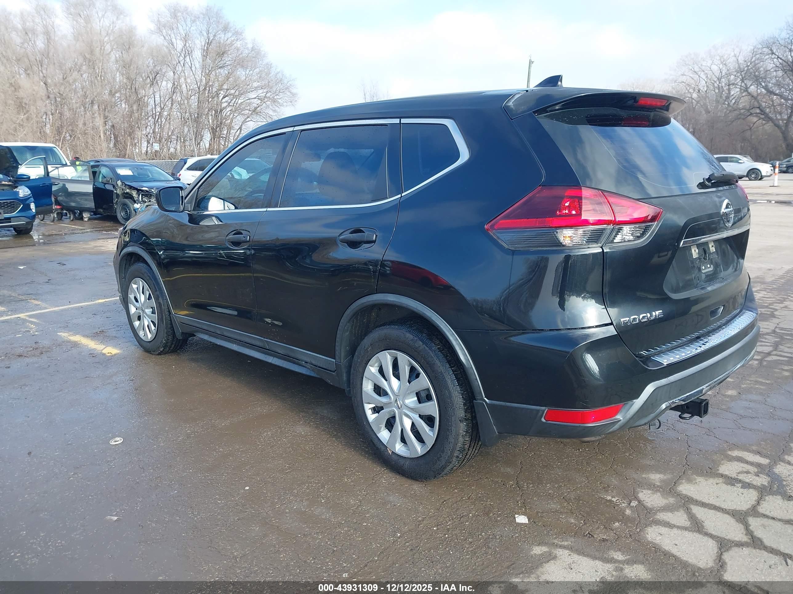 NISSAN ROGUE image 3
