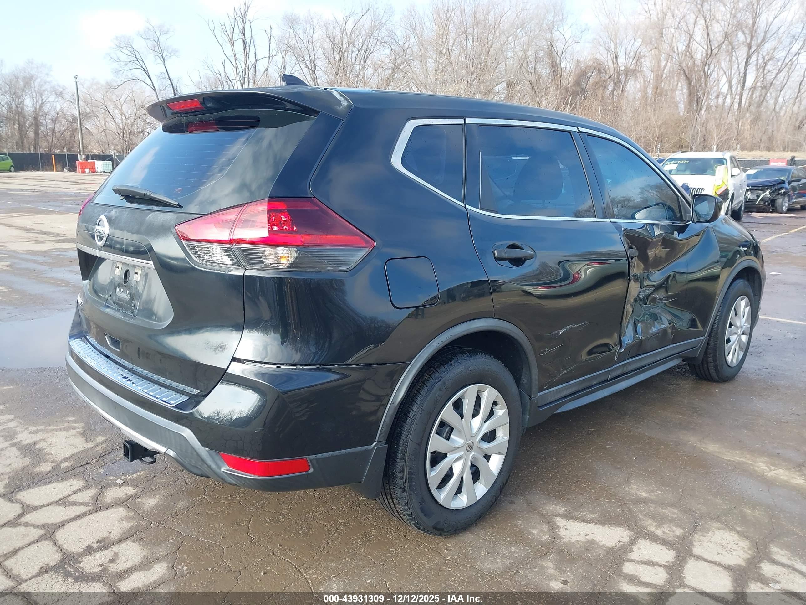 NISSAN ROGUE image 4