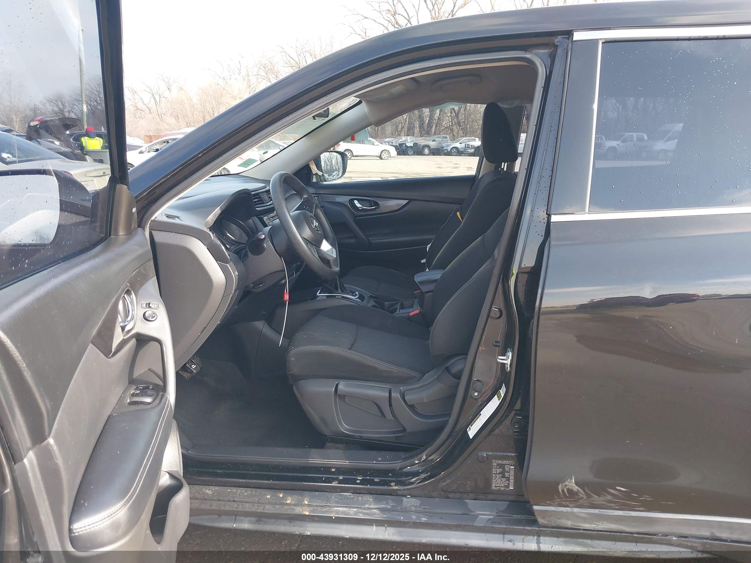 NISSAN ROGUE image 5