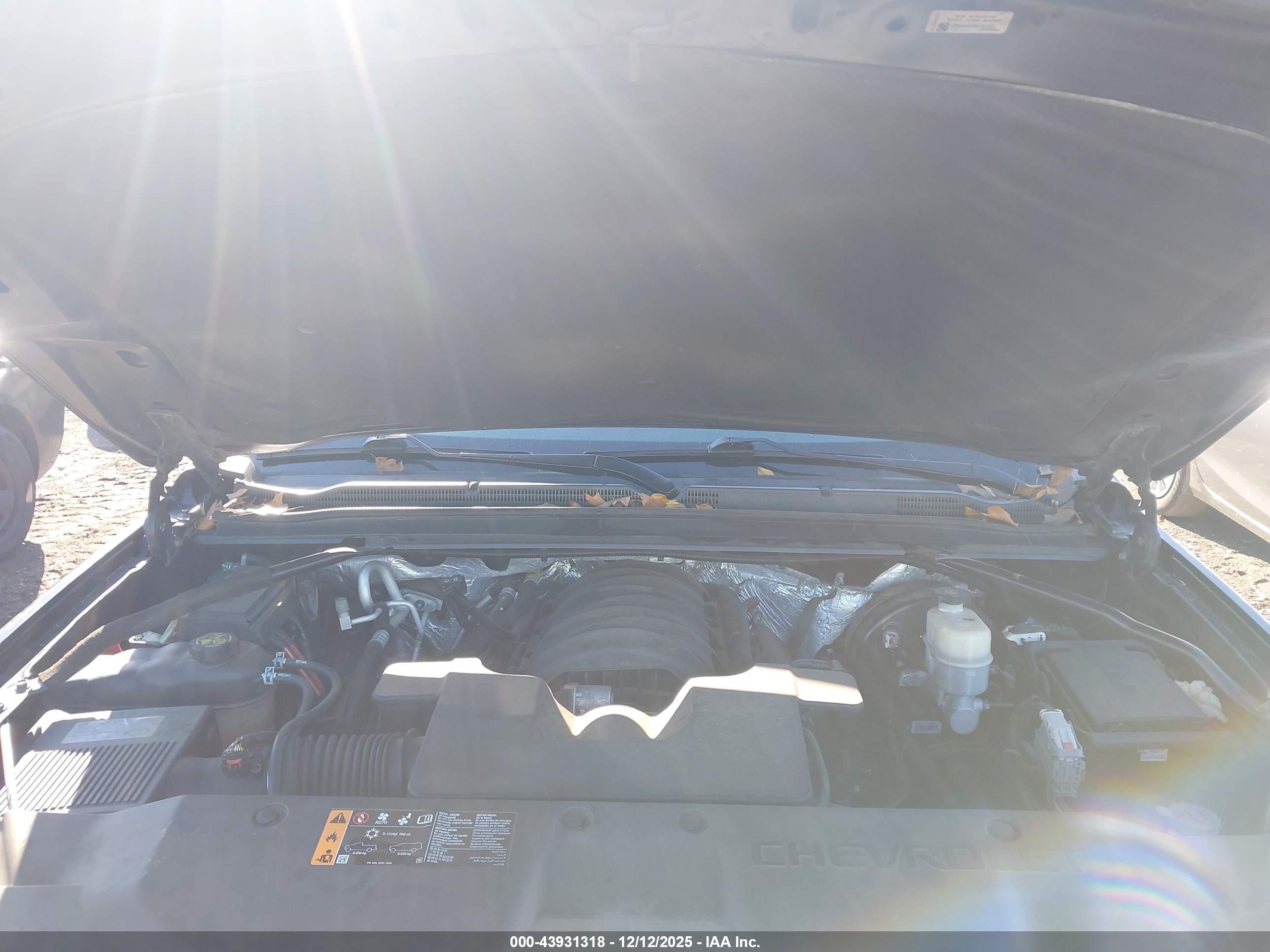 CHEVROLET SUBURBAN image 10
