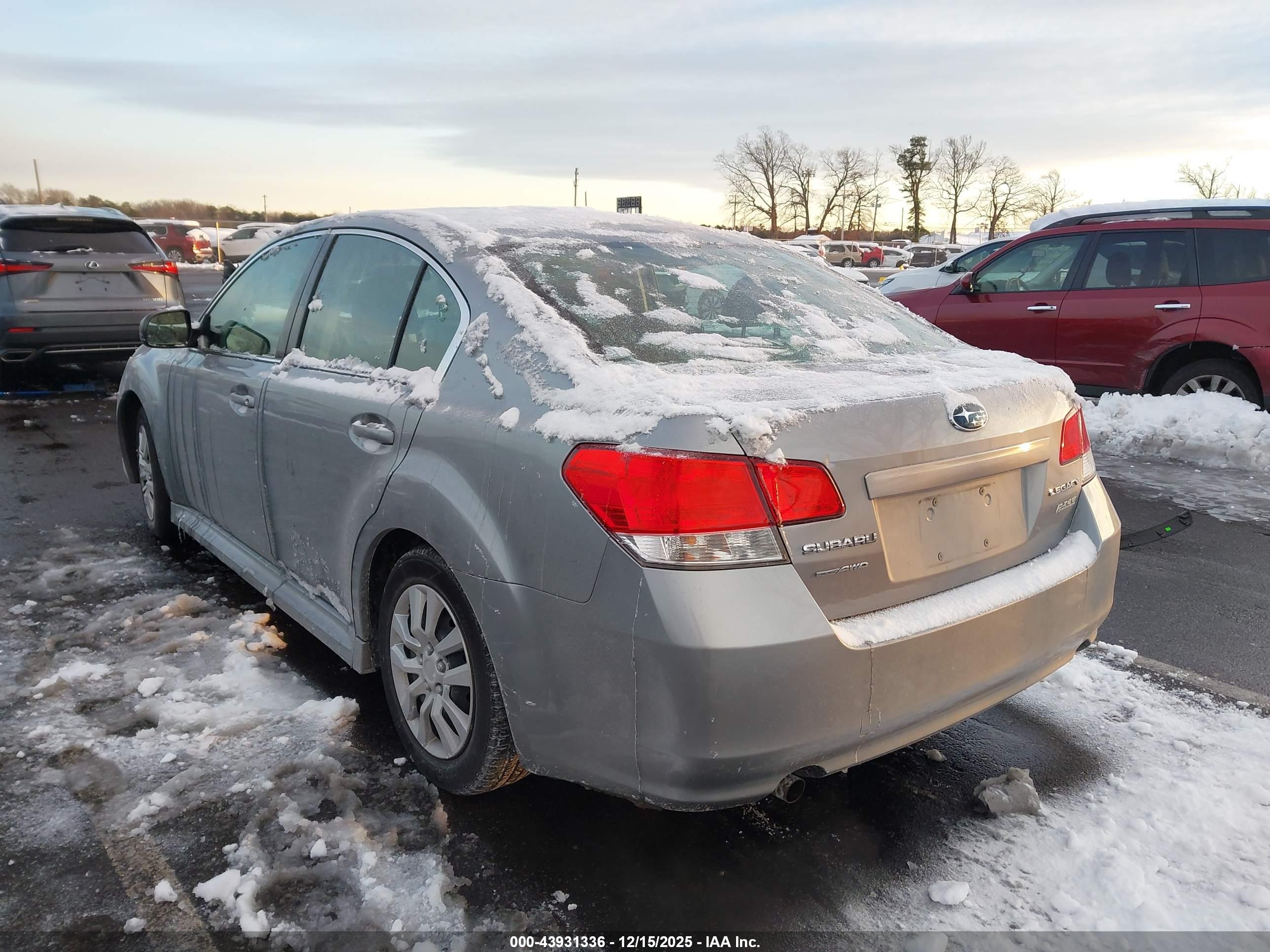 SUBARU LEGACY image 3