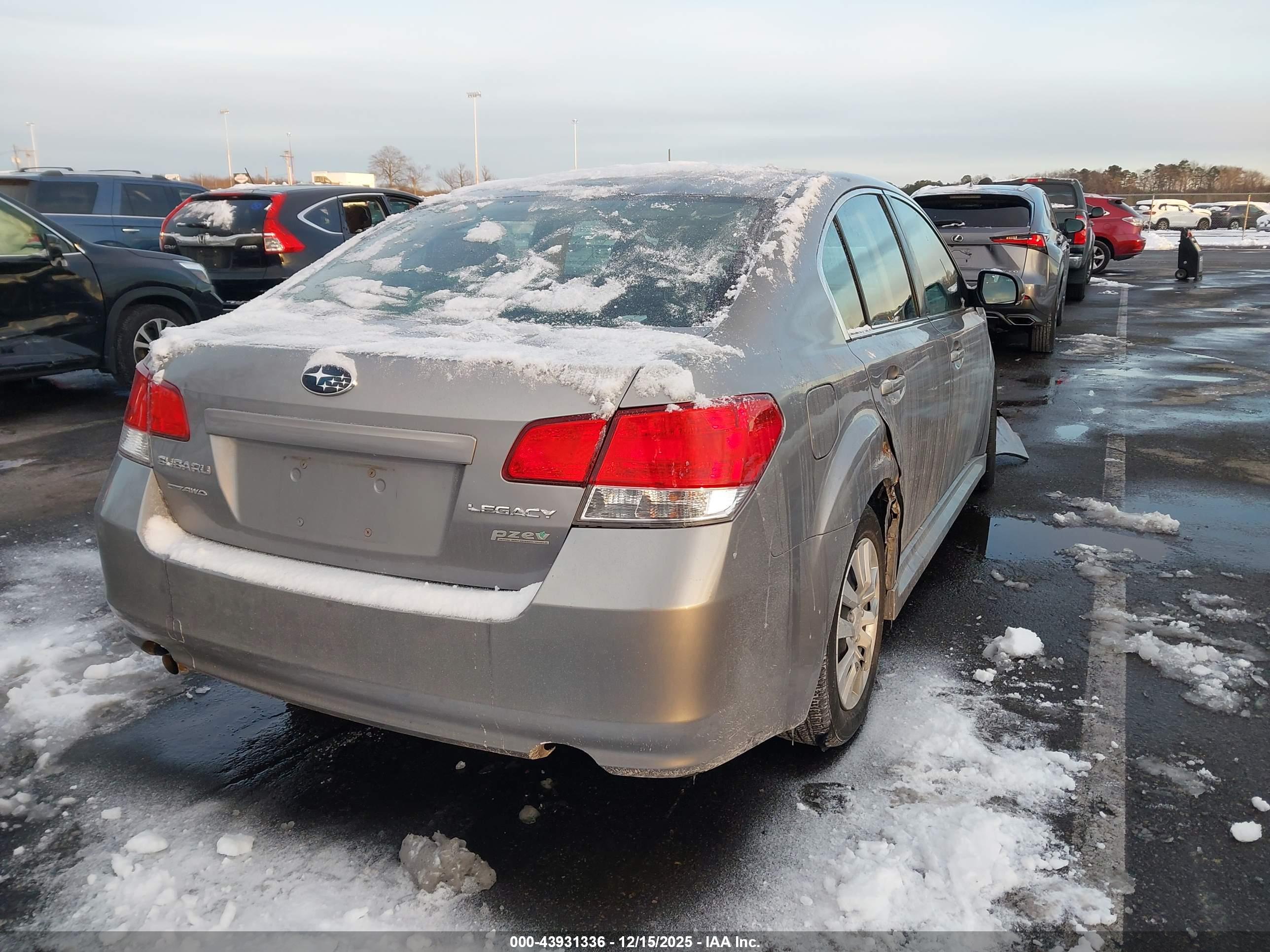 SUBARU LEGACY image 4