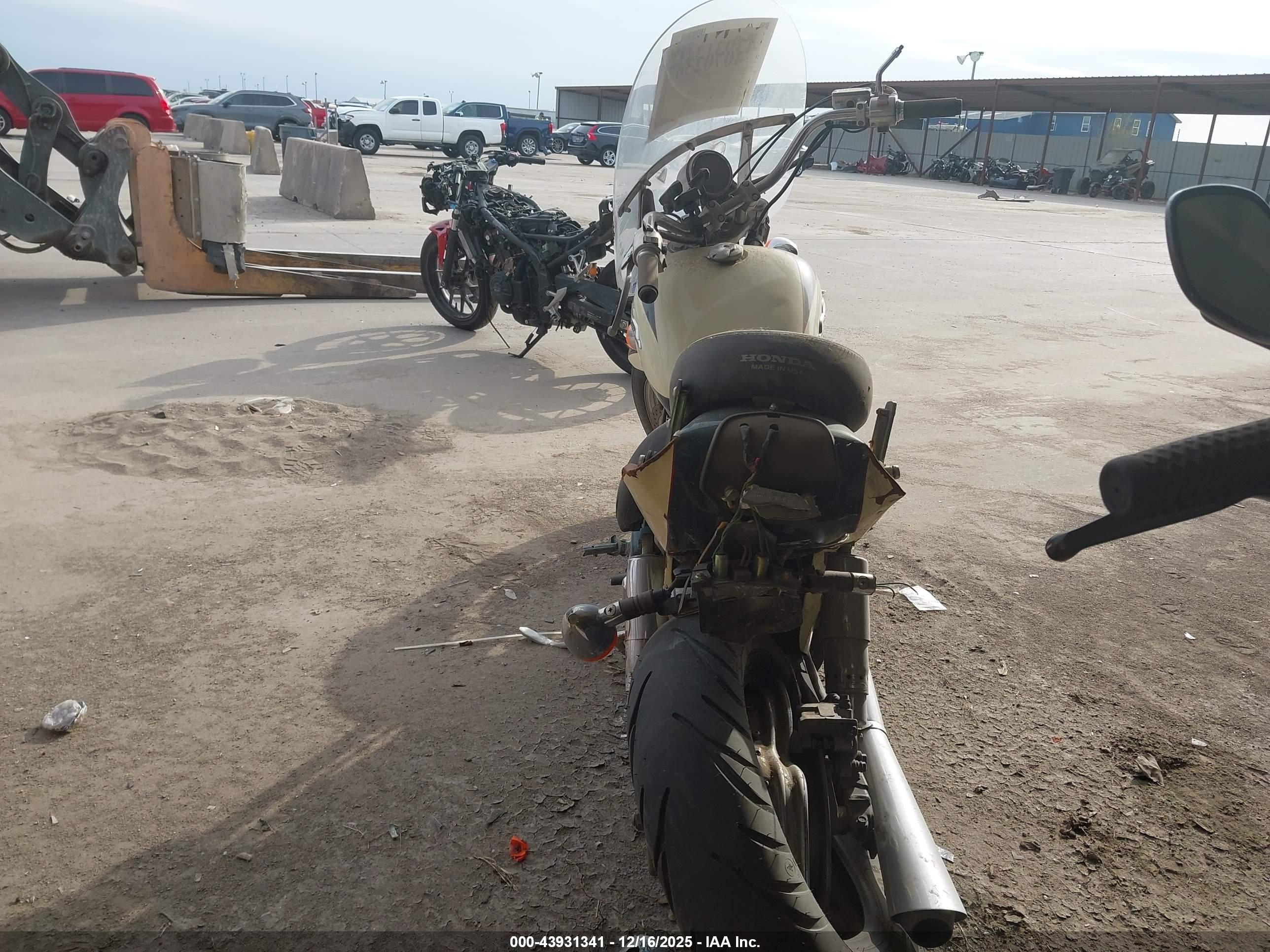 HONDA VT1100 image 6