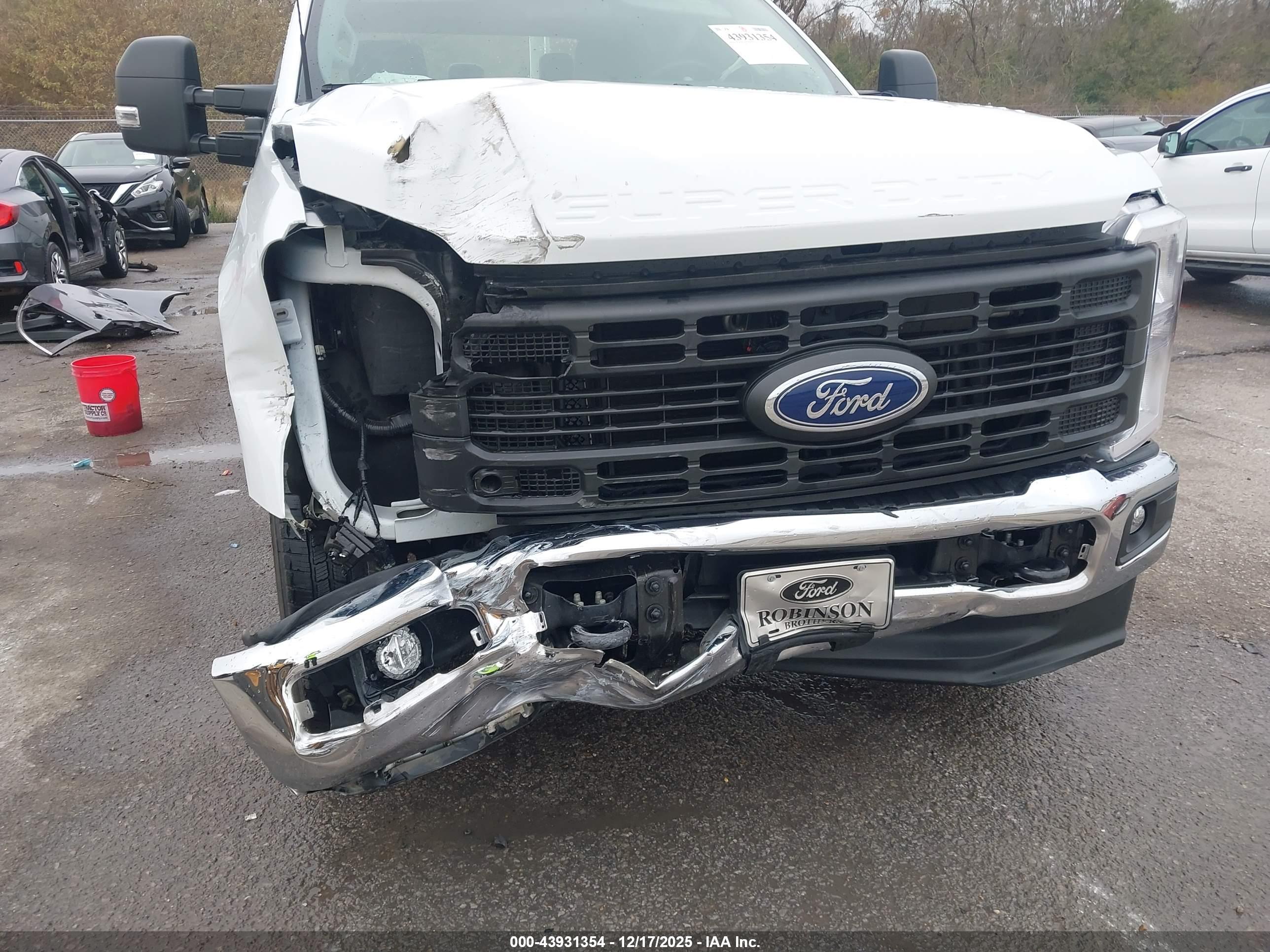 FORD F-250 image 6
