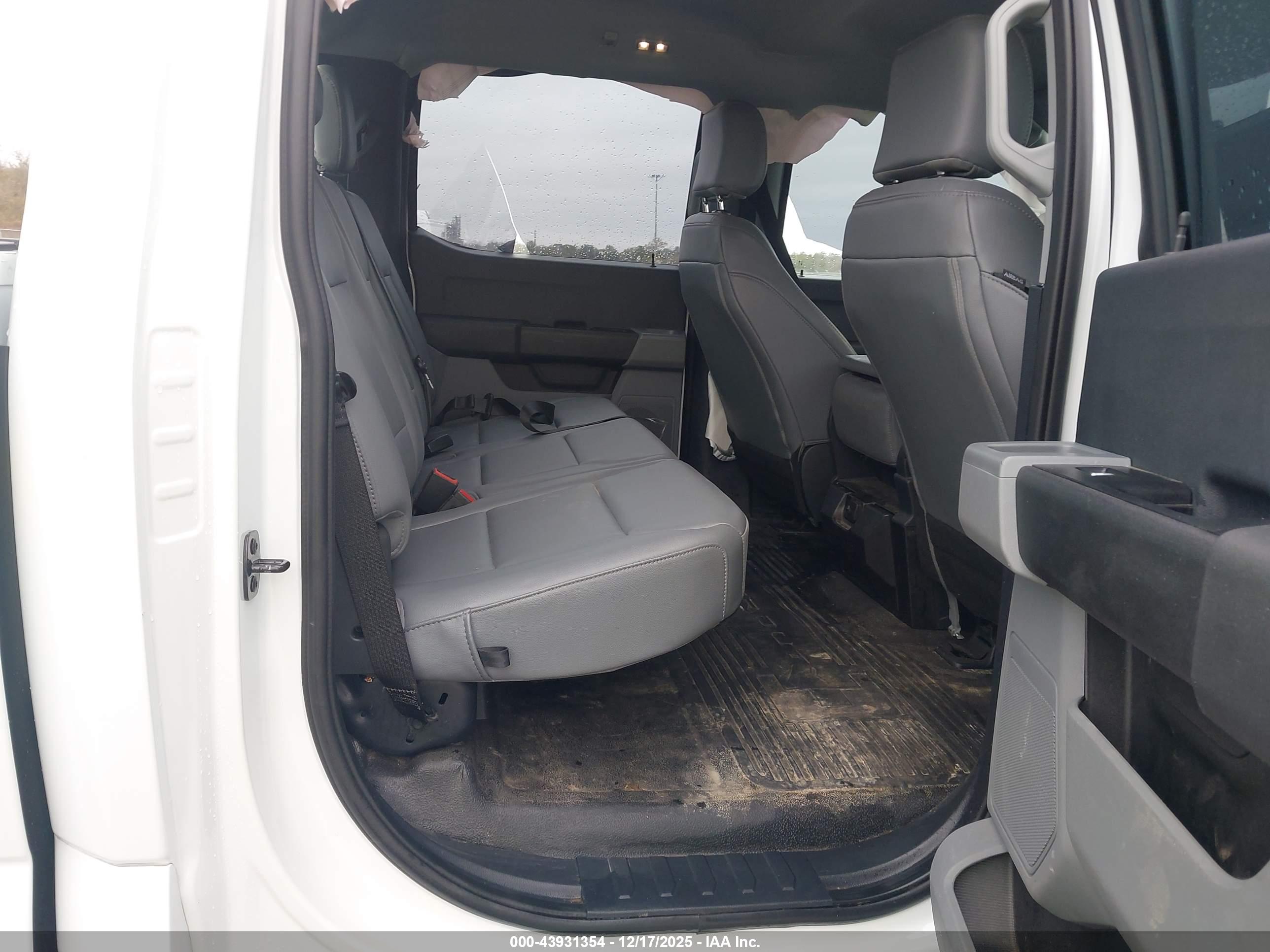 FORD F-250 image 8