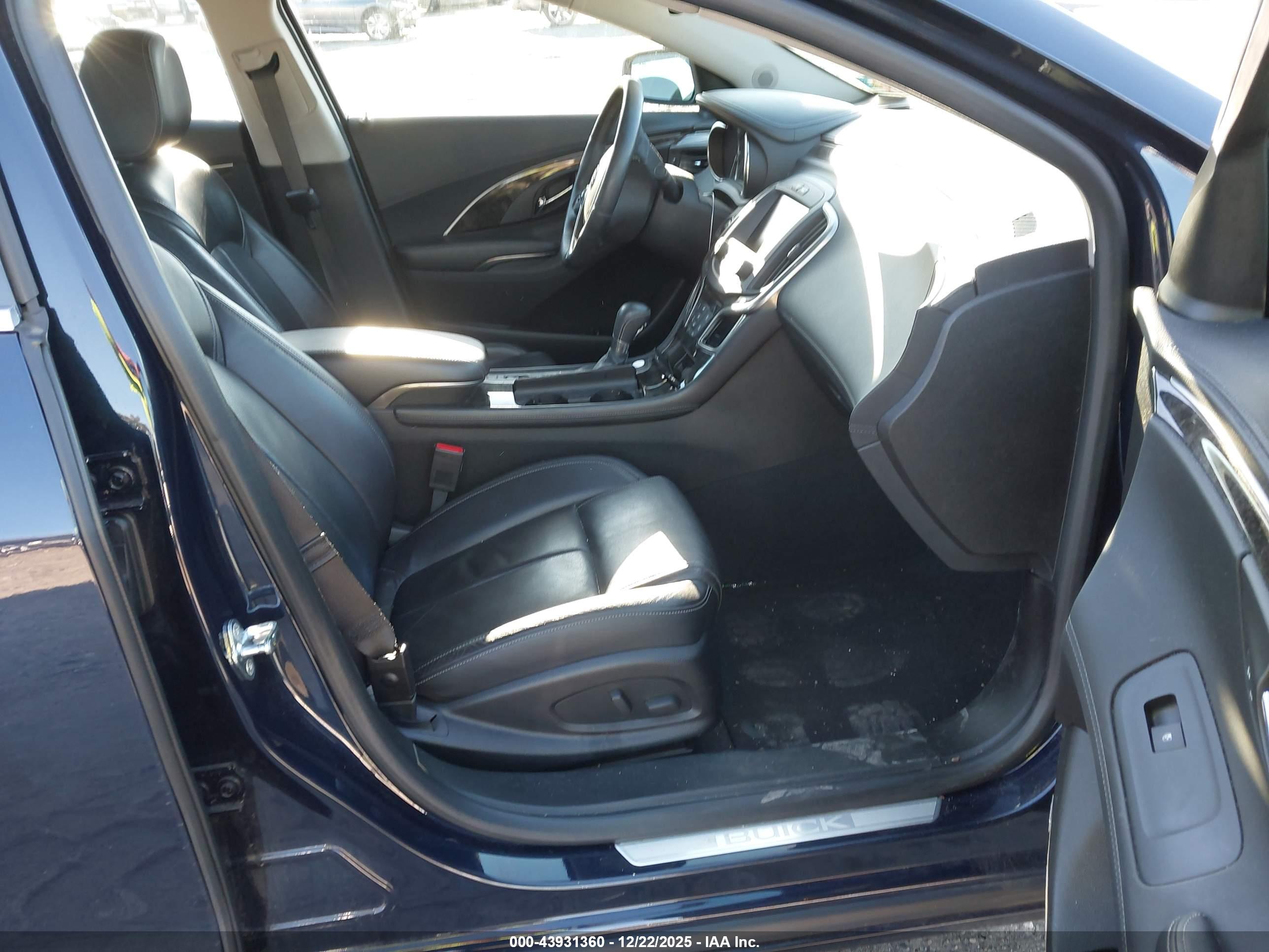BUICK LACROSSE image 5