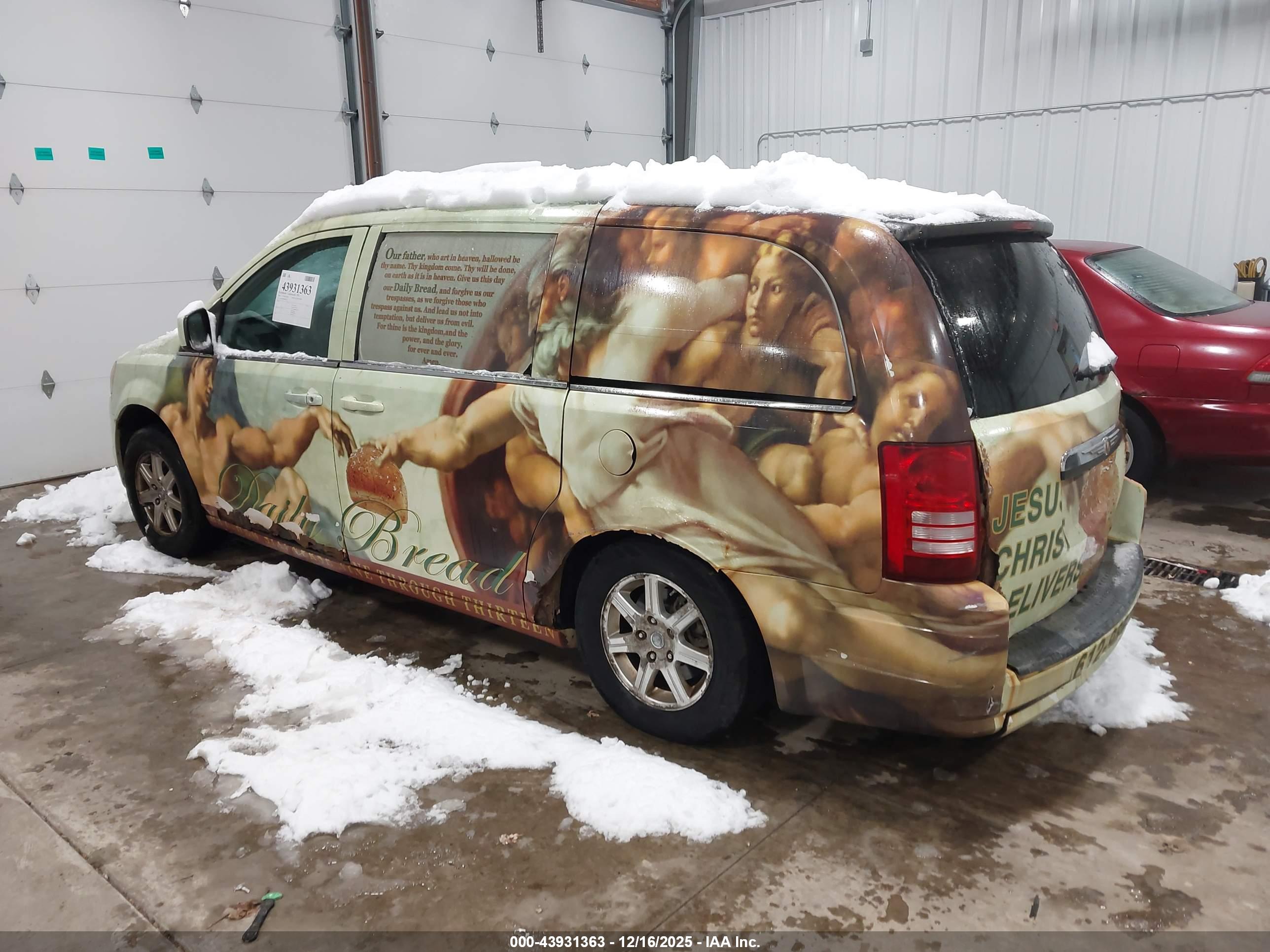 CHRYSLER TOWN image 3