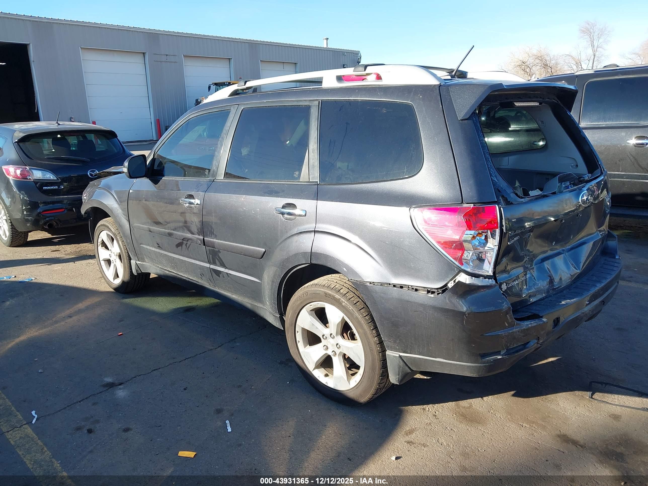 SUBARU FORESTER image 3