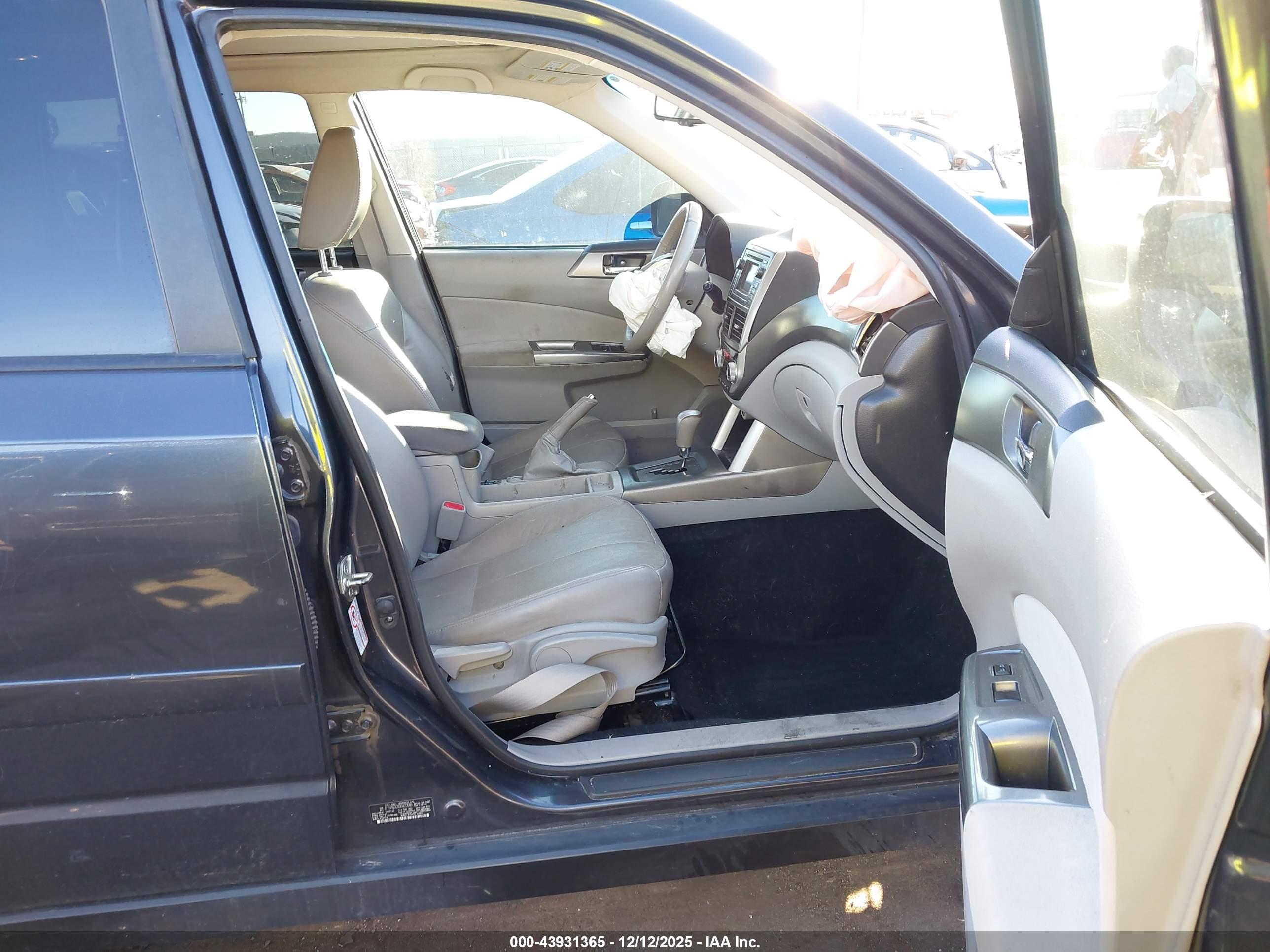 SUBARU FORESTER image 5
