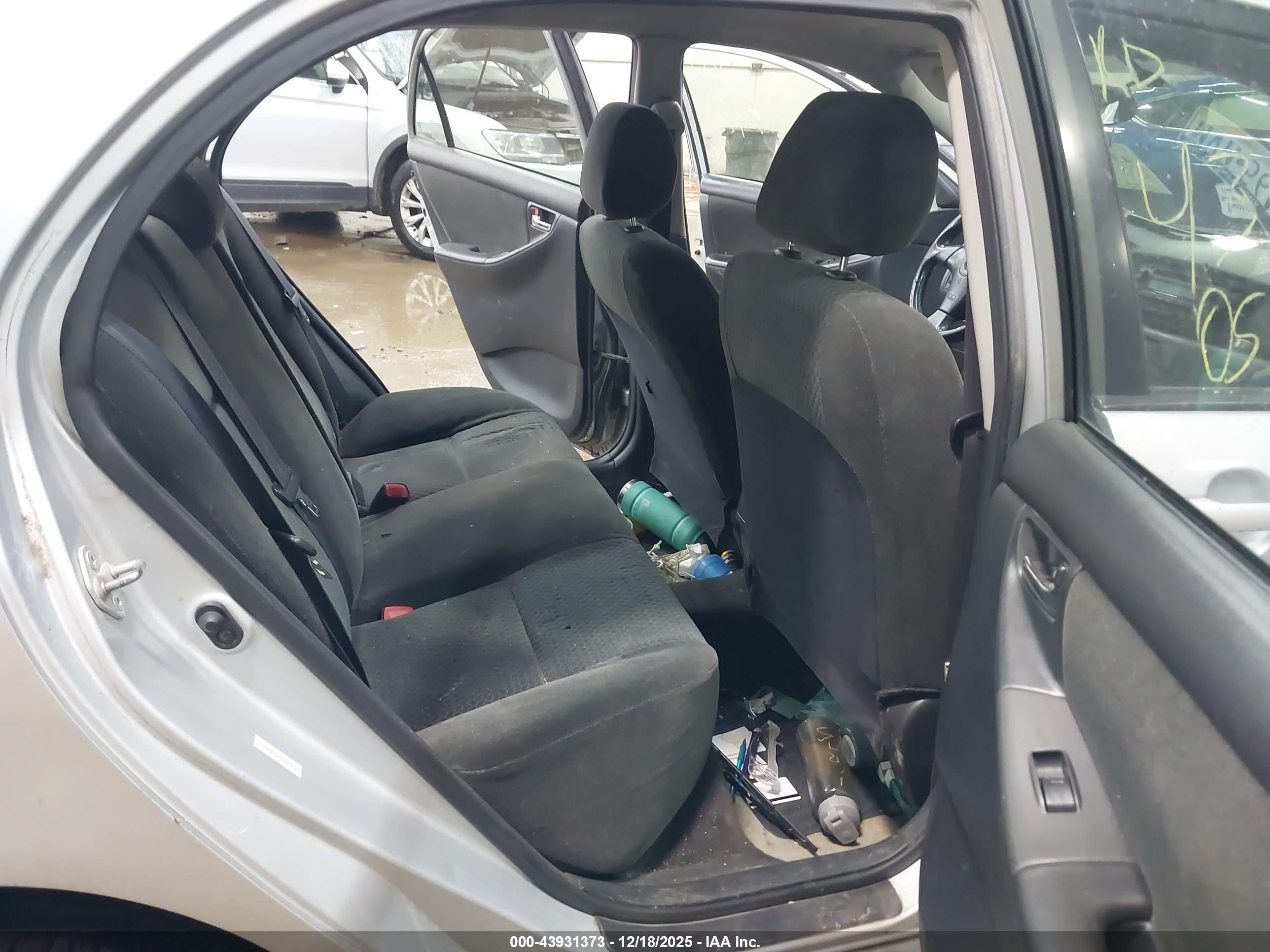 TOYOTA COROLLA image 8