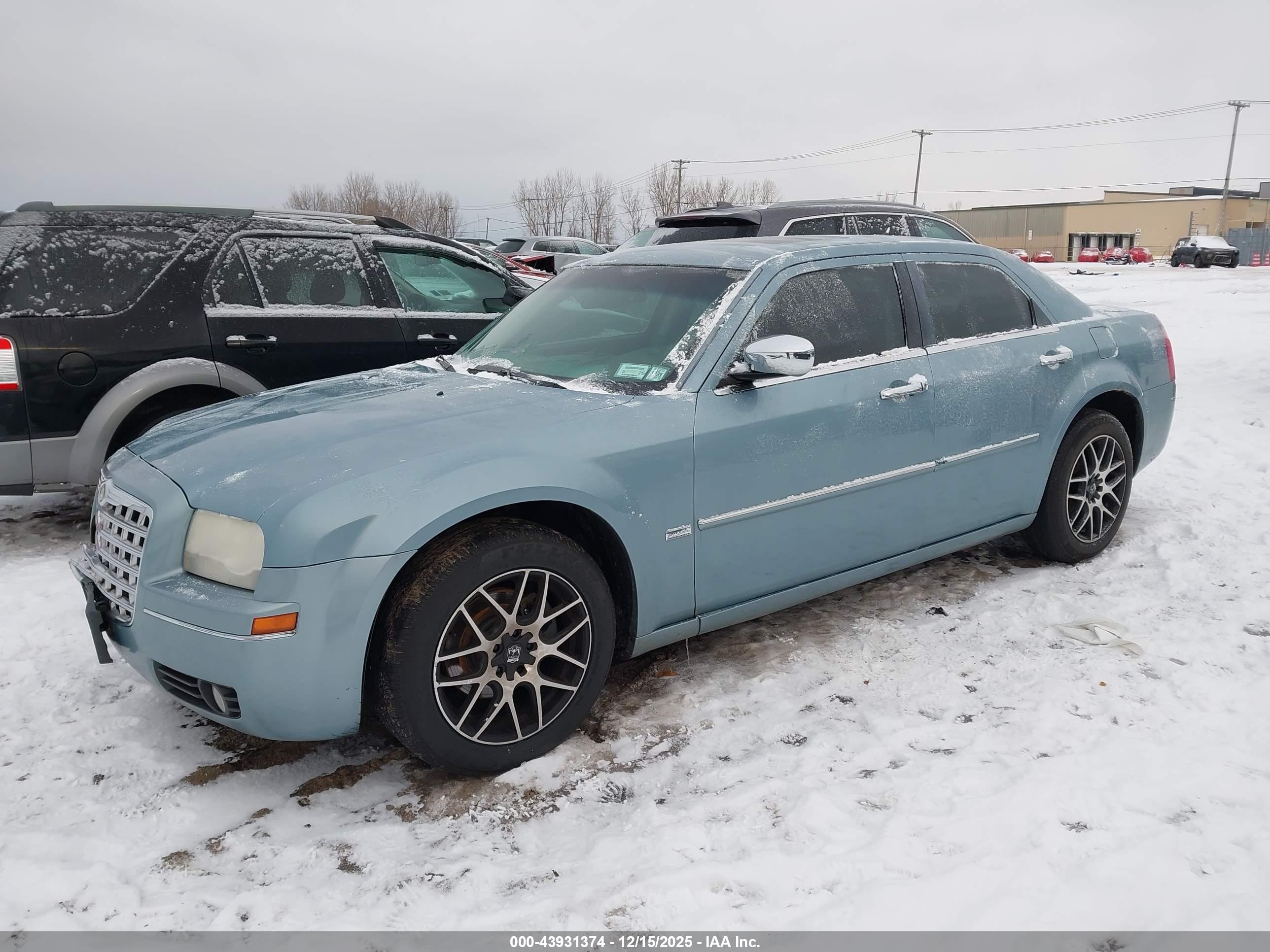 CHRYSLER 300 image 2