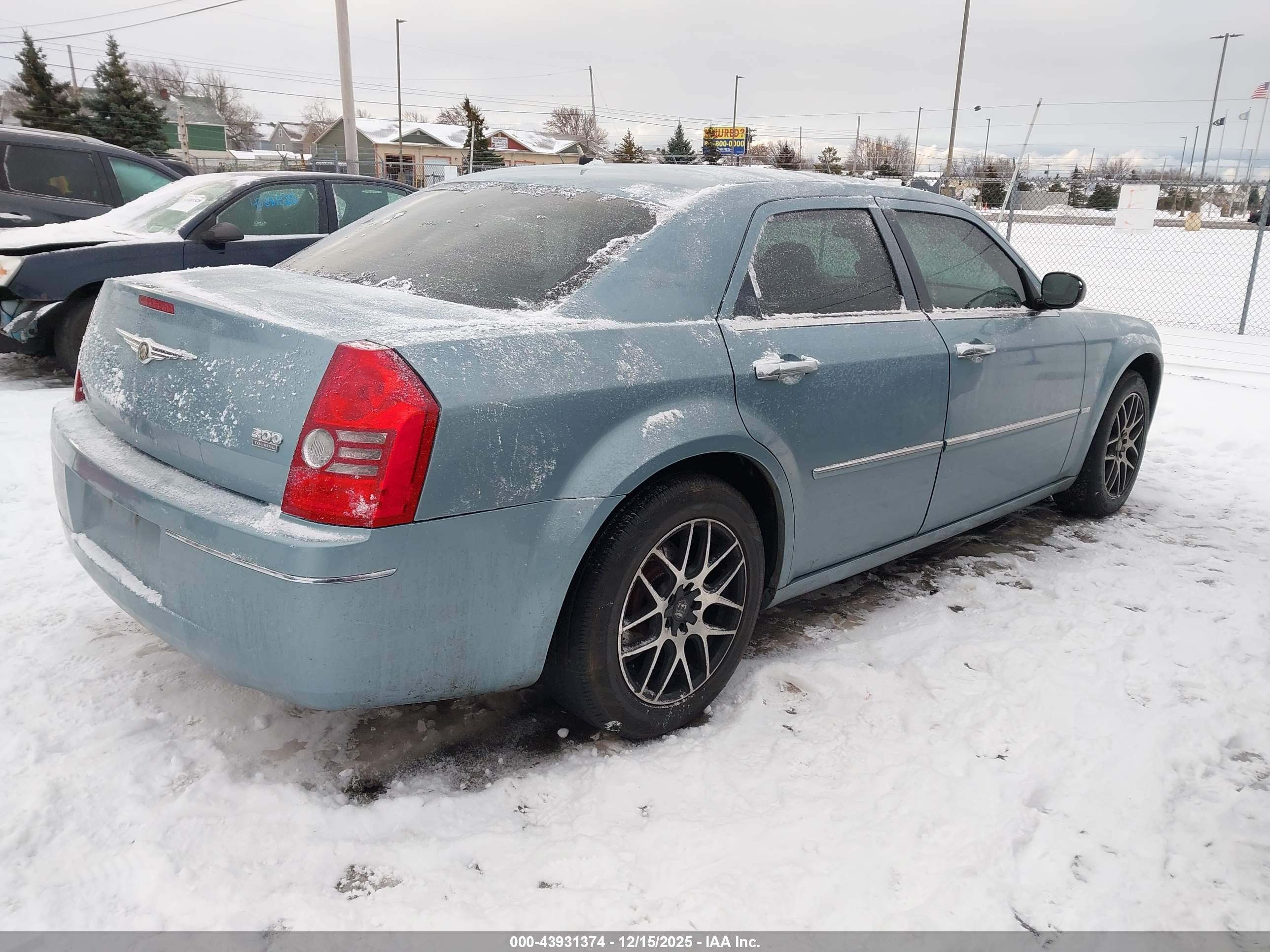 CHRYSLER 300 image 4