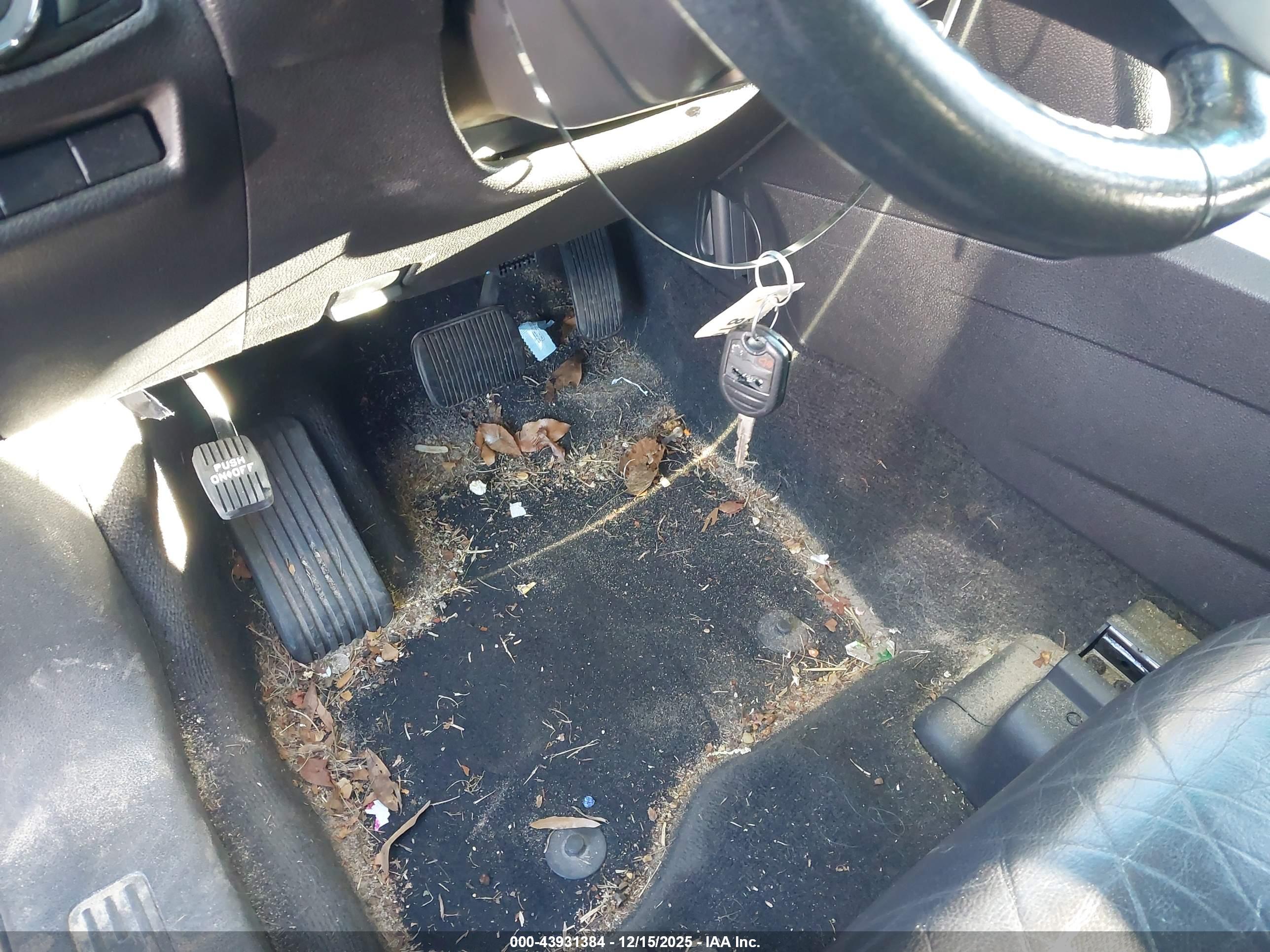 FORD EXPLORER image 11