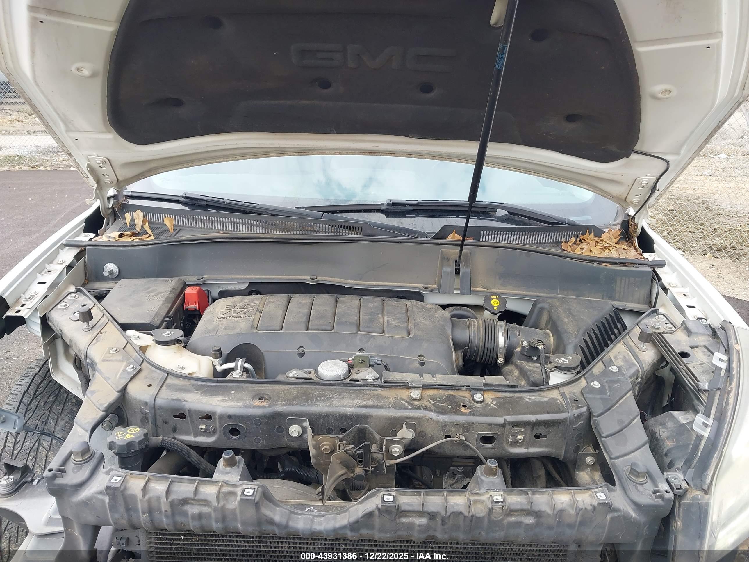 GMC ACADIA image 10