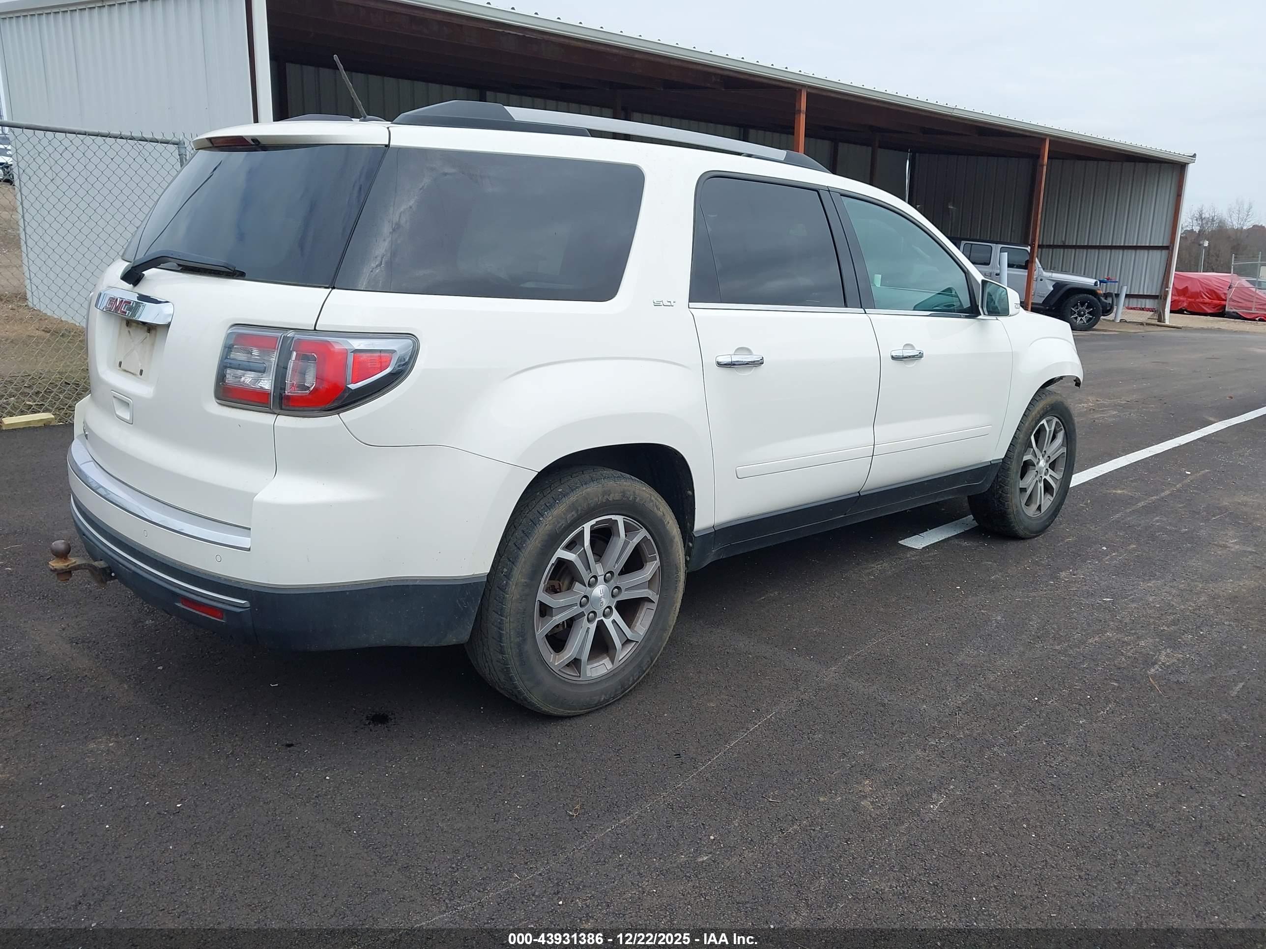 GMC ACADIA image 4