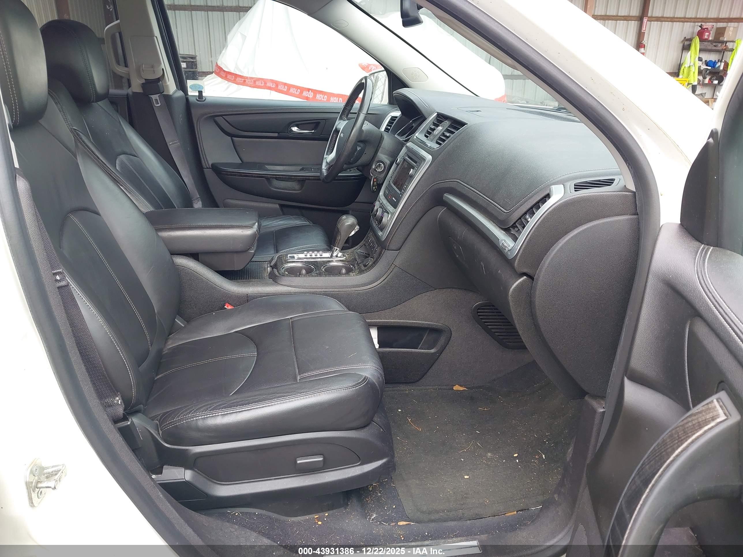 GMC ACADIA image 5