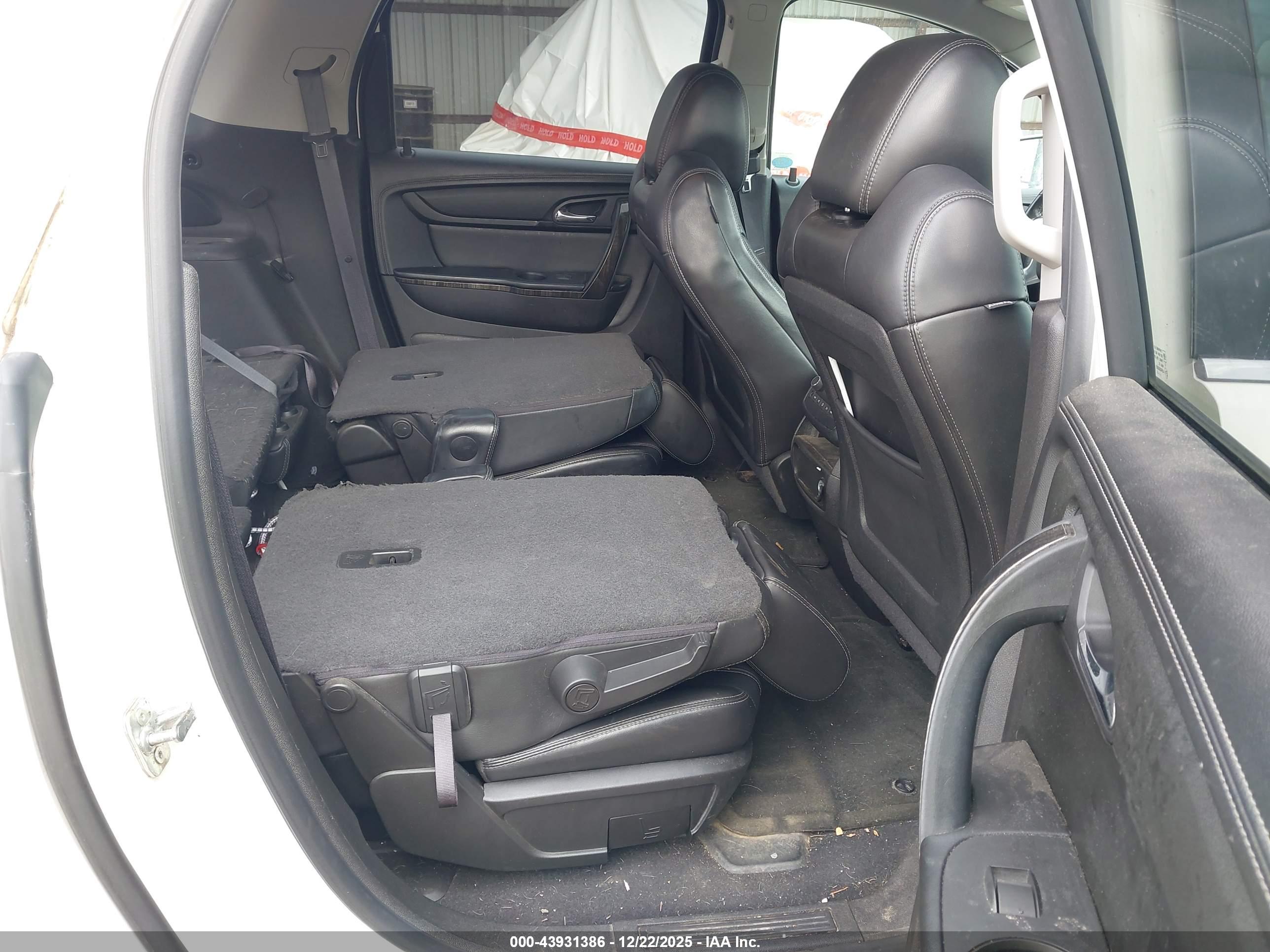 GMC ACADIA image 8