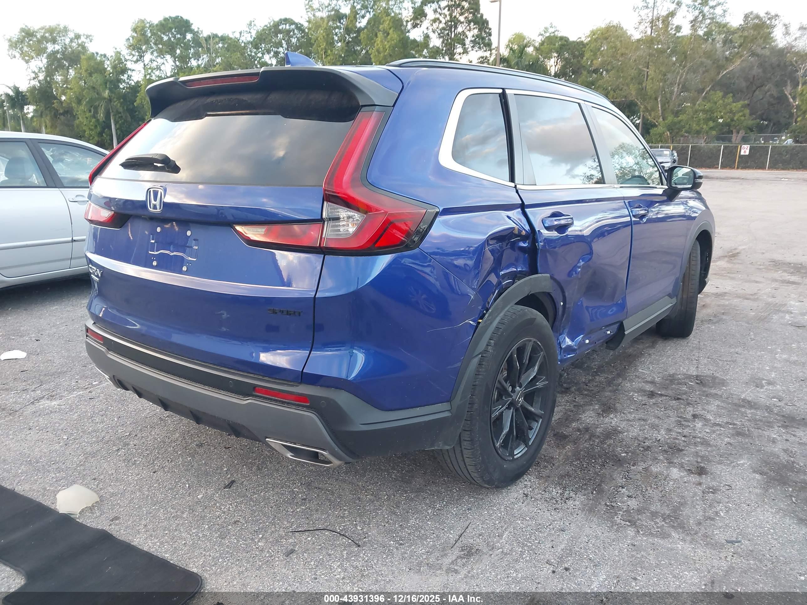 HONDA CR-V image 4
