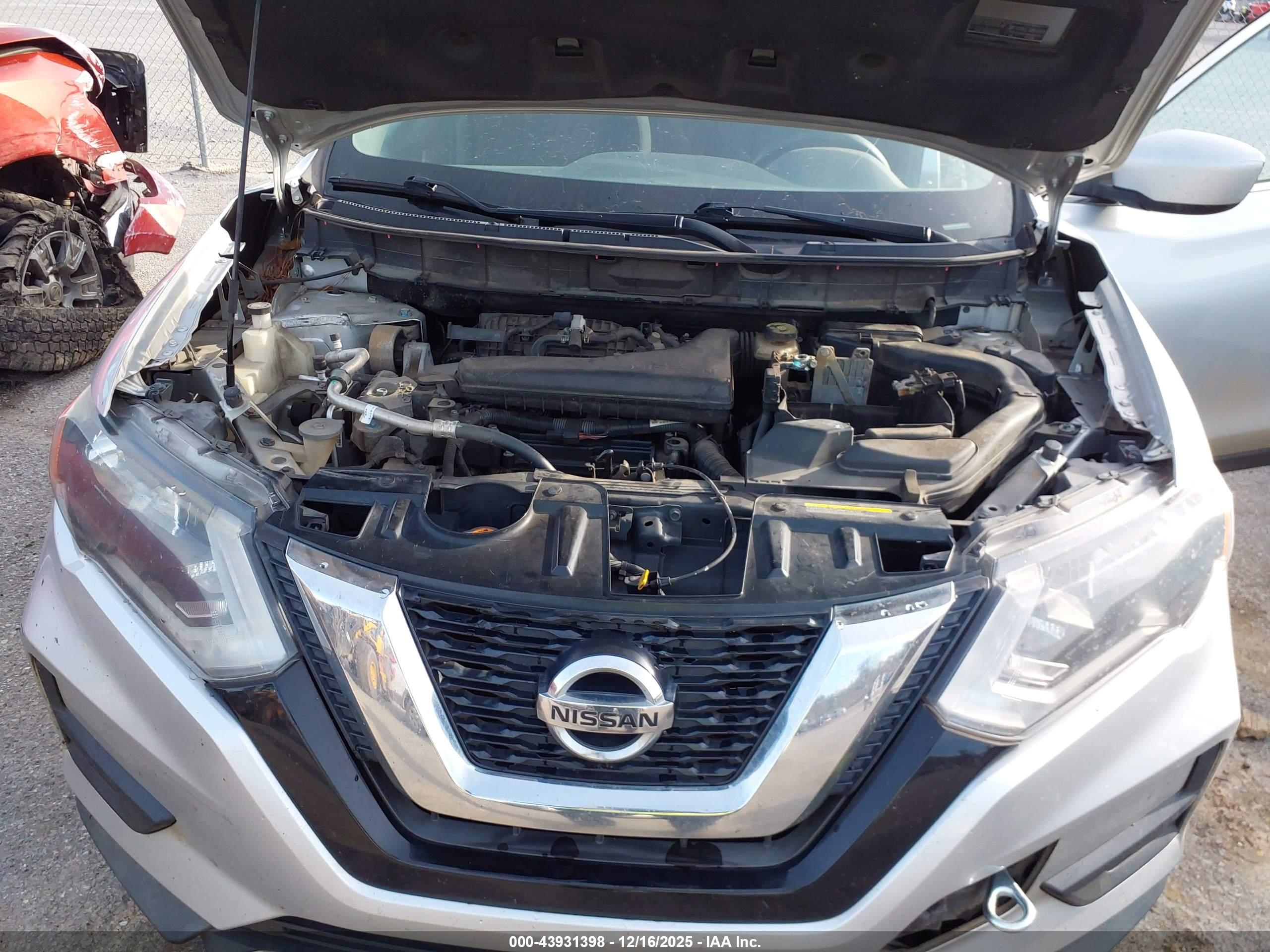 NISSAN ROGUE image 10