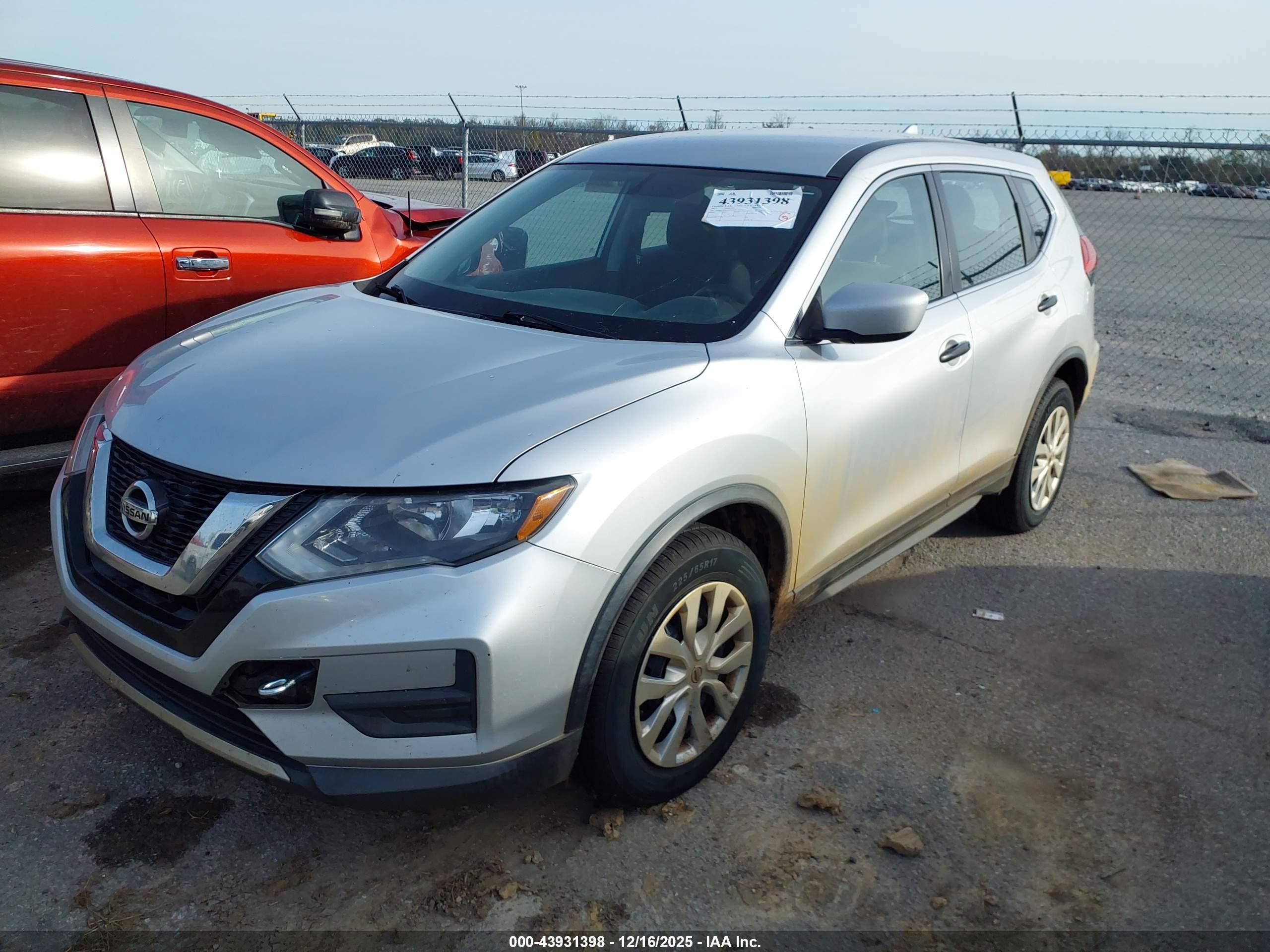 NISSAN ROGUE image 2