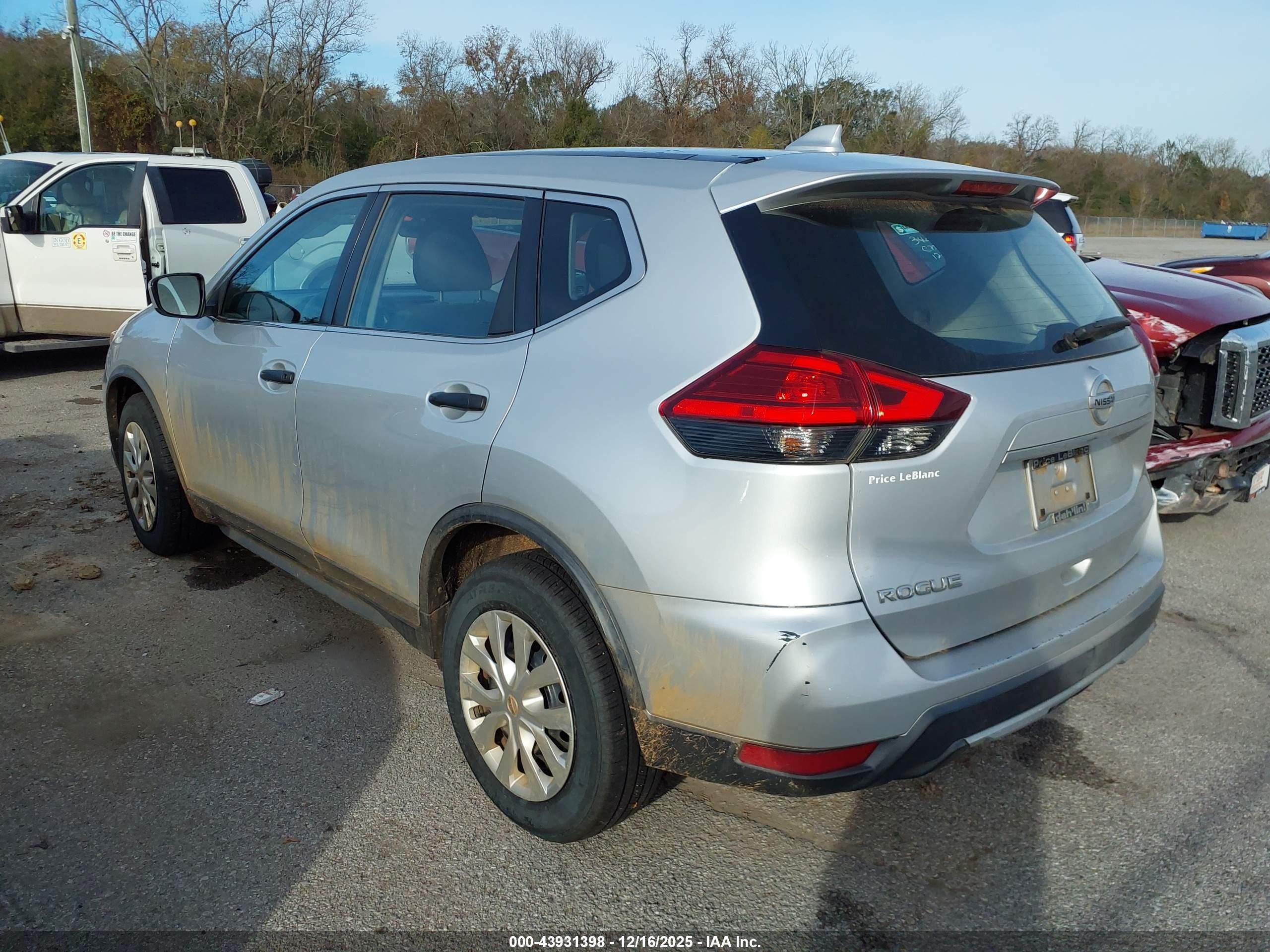 NISSAN ROGUE image 3
