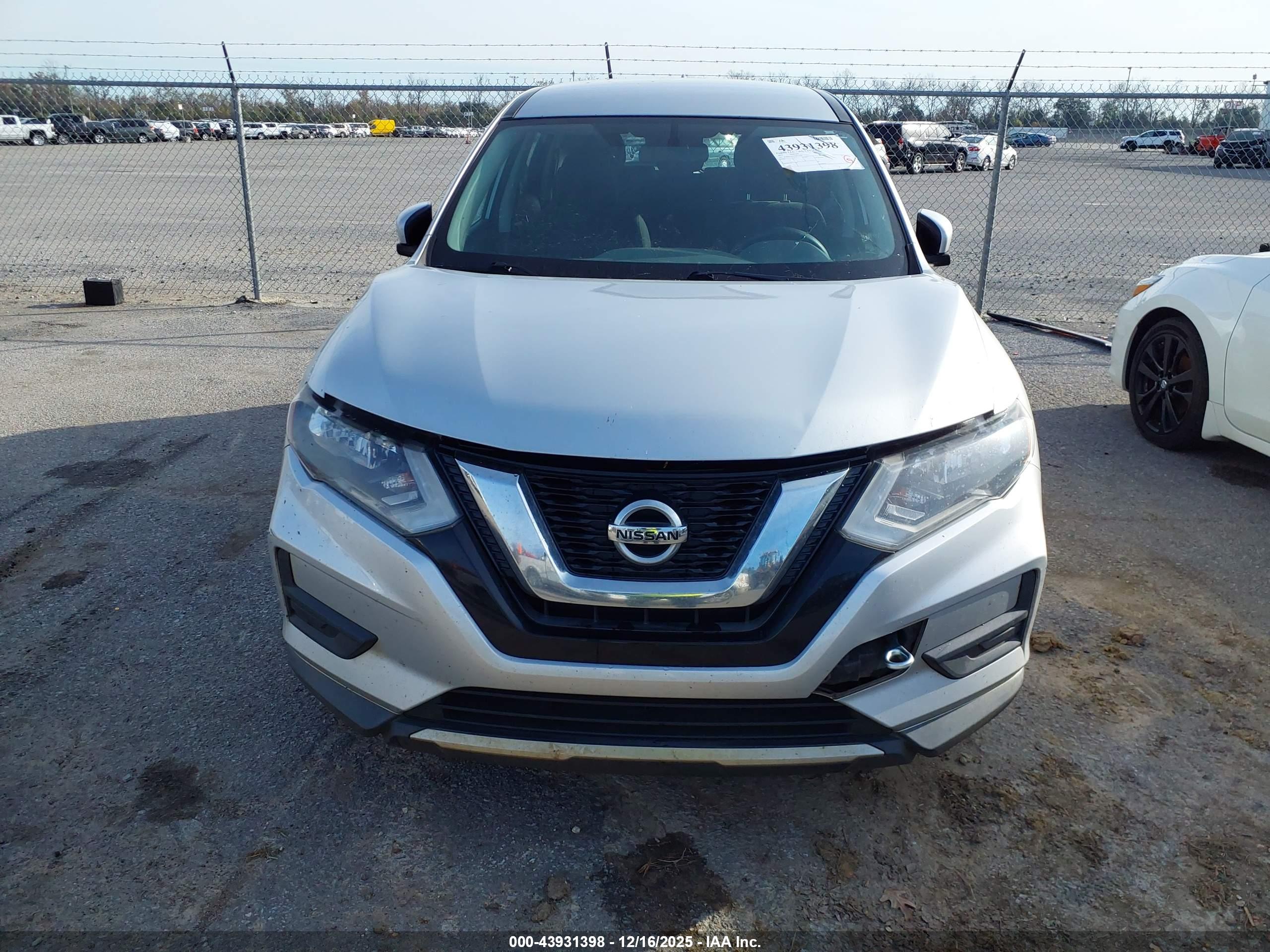 NISSAN ROGUE image 6