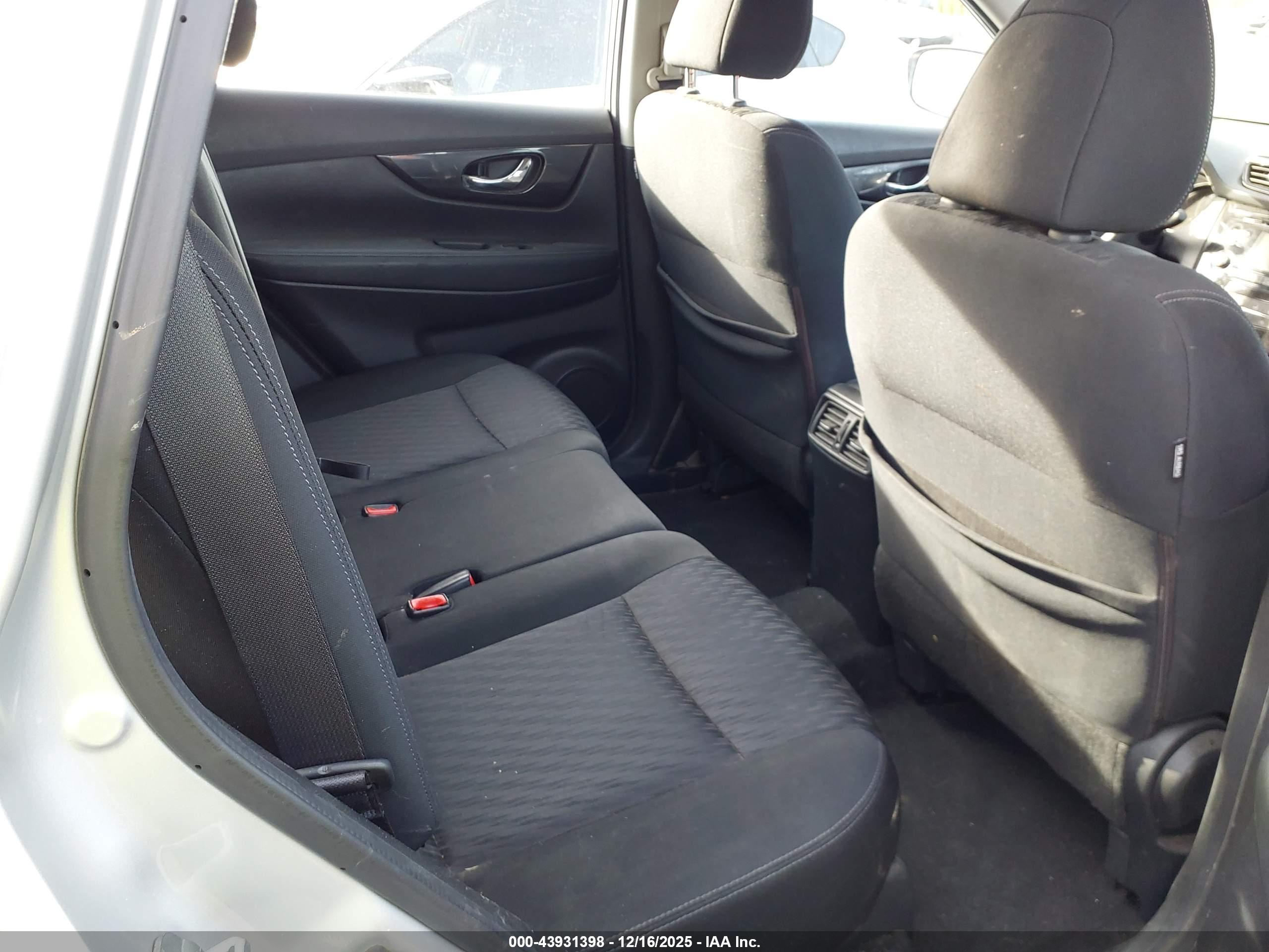 NISSAN ROGUE image 8